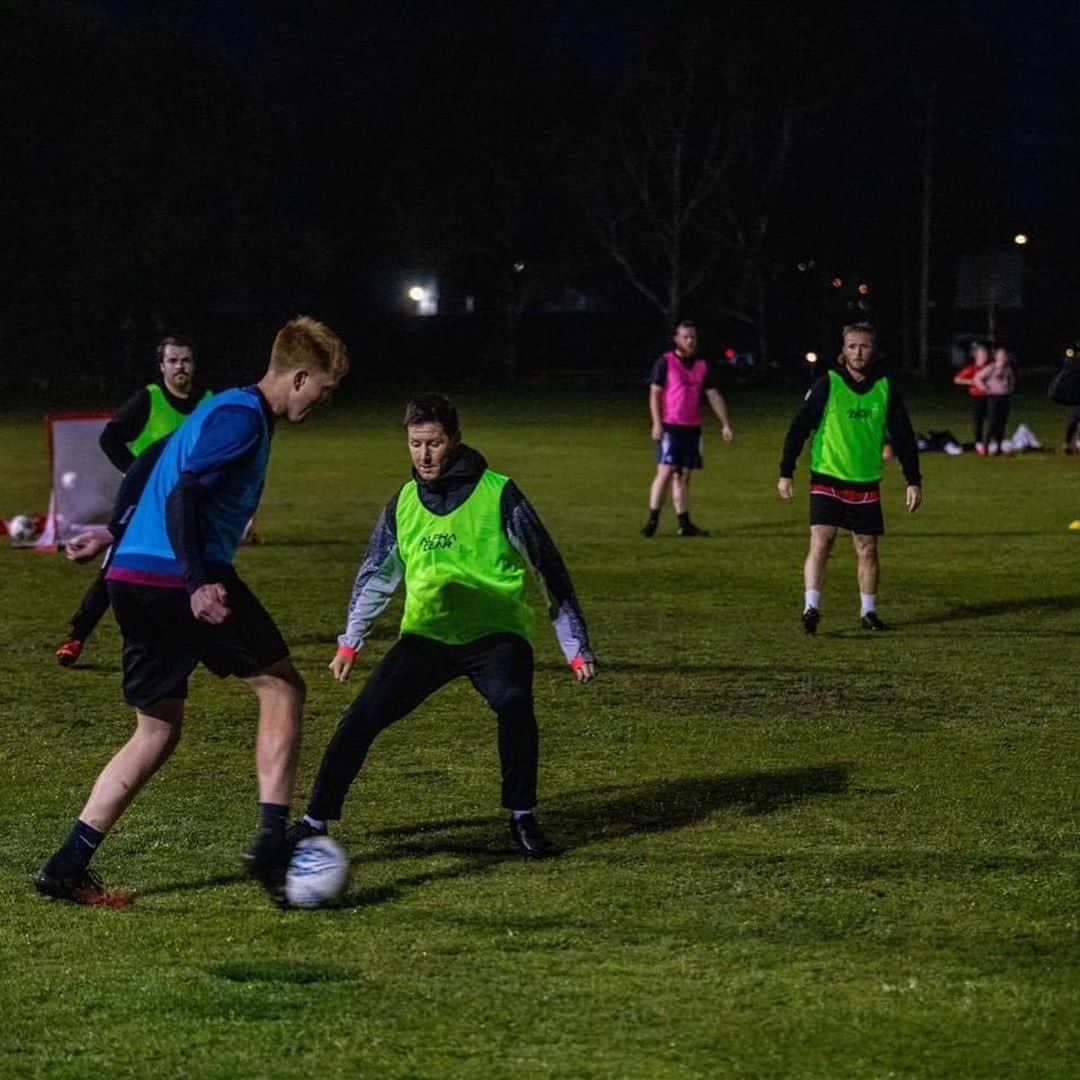 ネイサン・バーンズさんのインスタグラム写真 - (ネイサン・バーンズInstagram)「Popped in for a session with the Panorama FC (The Goats)  Great to see Central West Football so 💪🏻」9月25日 11時08分 - nathanburns10