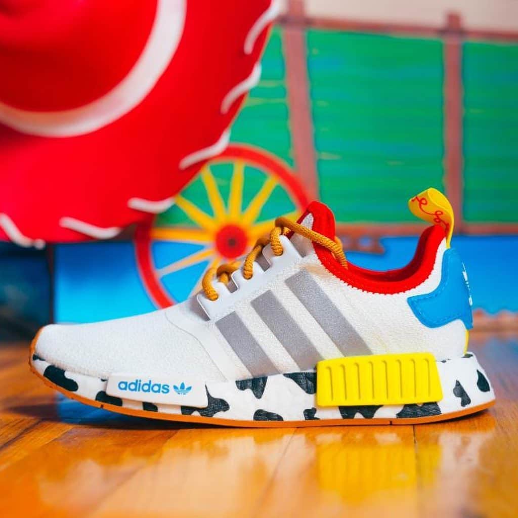 Nice Kicksさんのインスタグラム写真 - (Nice KicksInstagram)「#ToyStory and adidas partnered up on a huge kids collection. 🤠🚀 📸: @oscar_castillo」9月25日 11時52分 - nicekicks