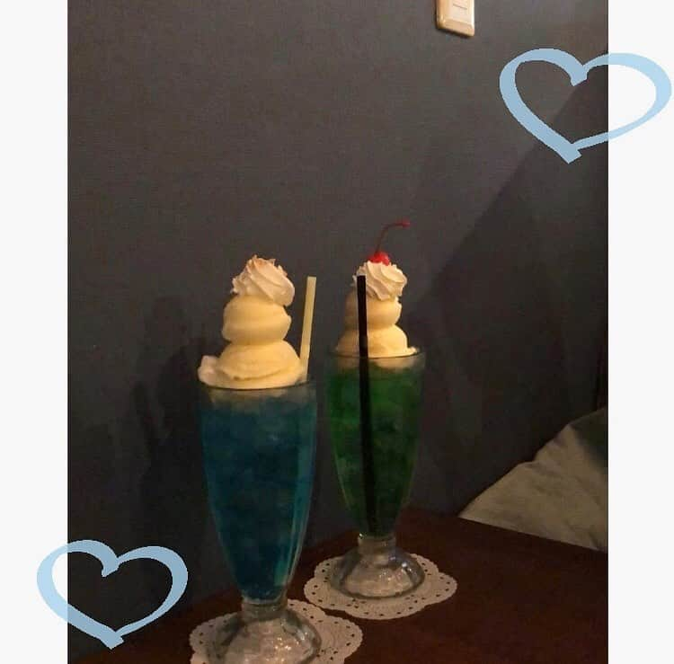 竹村夏音さんのインスタグラム写真 - (竹村夏音Instagram)「みなさんクリームソーダは好きですか？🍨♡  うちはお店にクリームソーダがあったら絶対頼んじゃうほど好きなんだよね〜〜🤤  ここは下北沢の喫茶ネグラってお店だよん📍✔️  何十種類ものクリームソーダがあるけんぜひぜひ気になった人は行ってみて下さい😻  #カフェ巡り#東京カフェ巡り#下北沢カフェ#カフェ巡り部#カフェ好きな人と繋がりたい#お洒落さん#ミス桜美林コンテスト2020#ミスコン#クリームソーダ#喫茶店#サロモ#サロンモデル#サロモ希望#lfl#카페스타그램#카페#대학생#instafood#いいね返し」9月25日 11時50分 - _tink159_