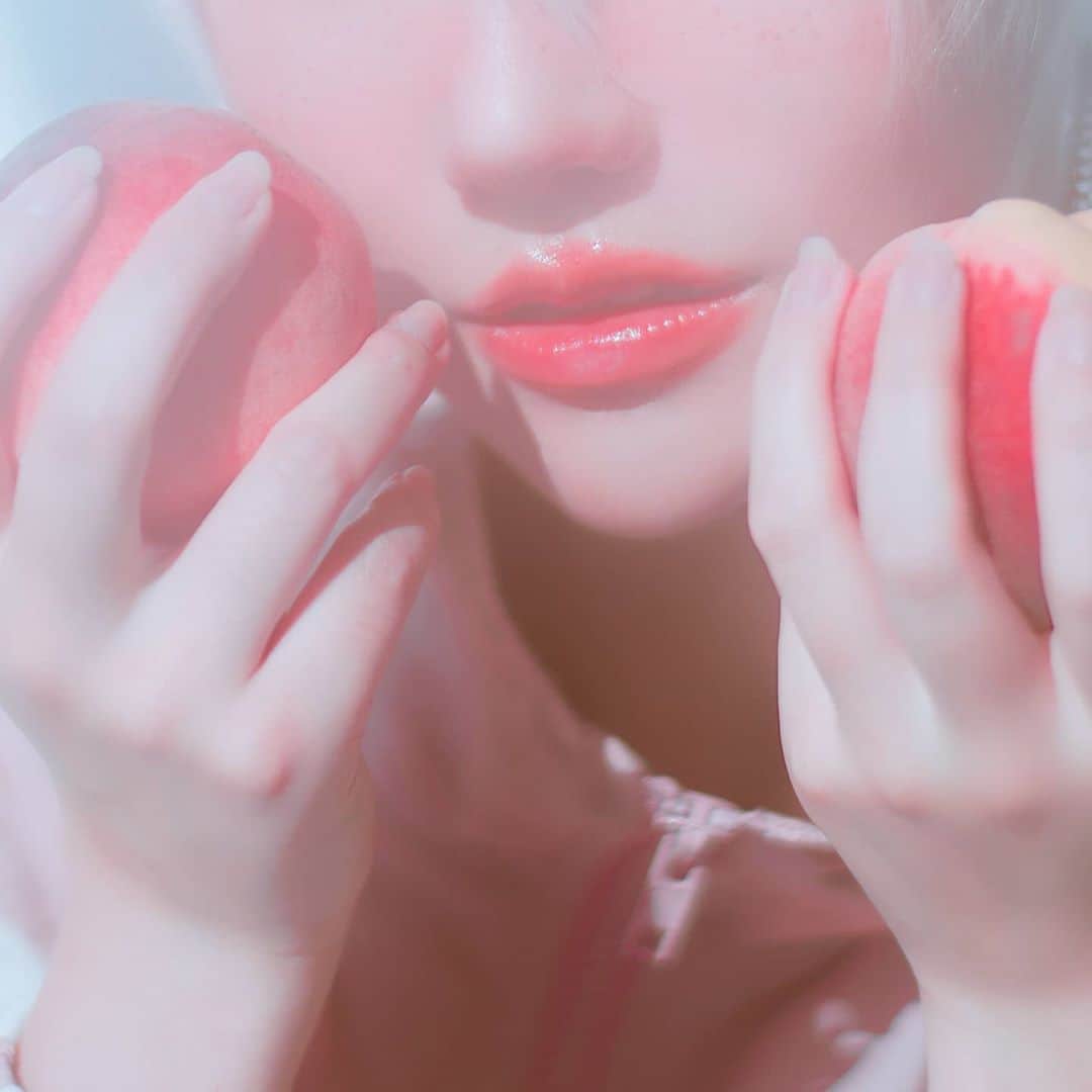 ひかりんさんのインスタグラム写真 - (ひかりんInstagram)「Preview of the Peach 🐰 set that I'll be posting tomorrow ! 🍑 . . Photo |@lostdumplings」9月25日 12時00分 - __hikarin