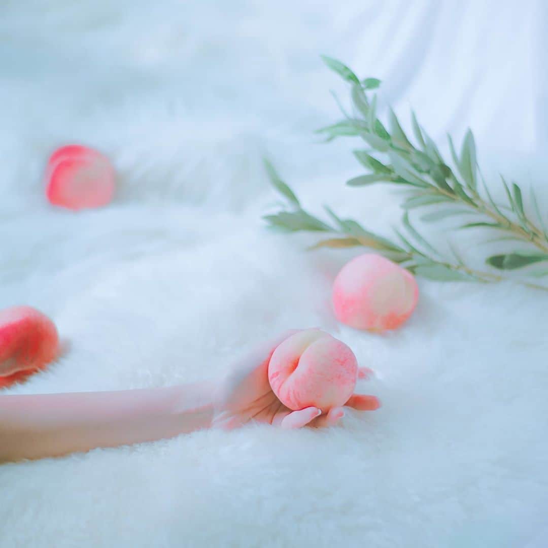 ひかりんさんのインスタグラム写真 - (ひかりんInstagram)「Preview of the Peach 🐰 set that I'll be posting tomorrow ! 🍑 . . Photo |@lostdumplings」9月25日 12時00分 - __hikarin