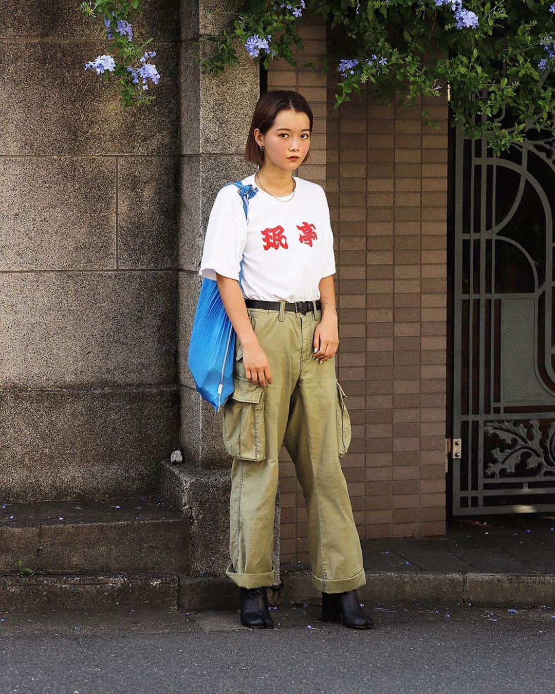Droptokyoさんのインスタグラム写真 - (DroptokyoInstagram)「TOKYO STREET STYLE⁣⁣ ⁣⁣⁣ Name: @_marthastyle_  Occupation: Student T-shirt: #Mintei × #TOASTBRO Pants: #Used Shoes: #MaisonMargiela Accessory: #Atanytime Bag: #PLECO #streetstyle#droptokyo#tokyo#japan#streetscene#streetfashion#streetwear#streetculture#fashion#ストリートファッション#コーディネート#tokyofashion#japanfashion⁣⁣⁣⁣  Photography: @yuri_horie_」9月25日 12時09分 - drop_tokyo