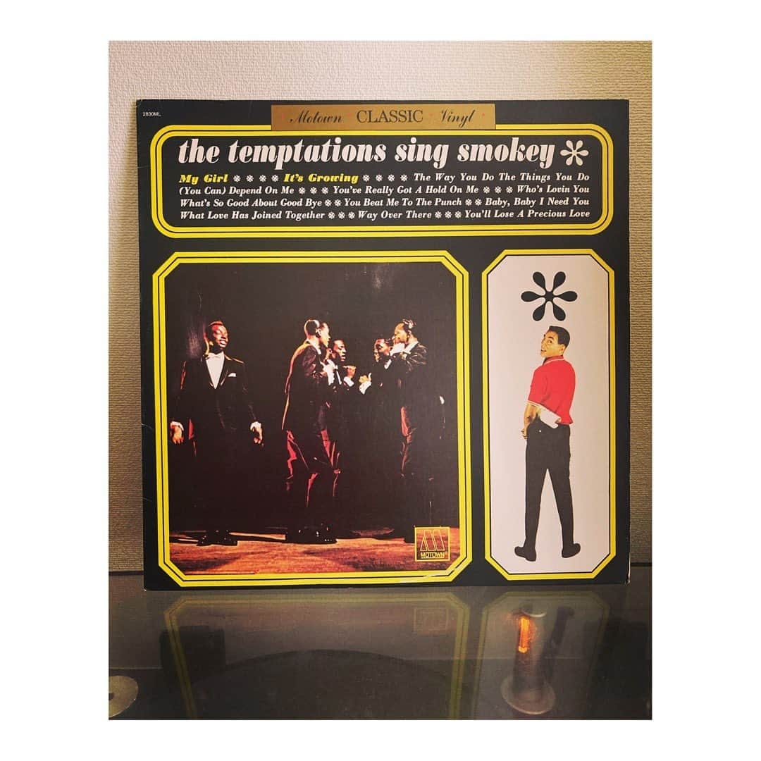 林幸治さんのインスタグラム写真 - (林幸治Instagram)「The Temptations ‎– The Temptations Sing Smokey  全曲スモーキー・ロビンソンの作品で占められたテンプテーションズの2nd。  A3、「My Girl」は名曲。  #vinyl #1965 #temptations #usreissue #1987 #motown #nowspinning」9月25日 12時02分 - tct_koji_hayashi