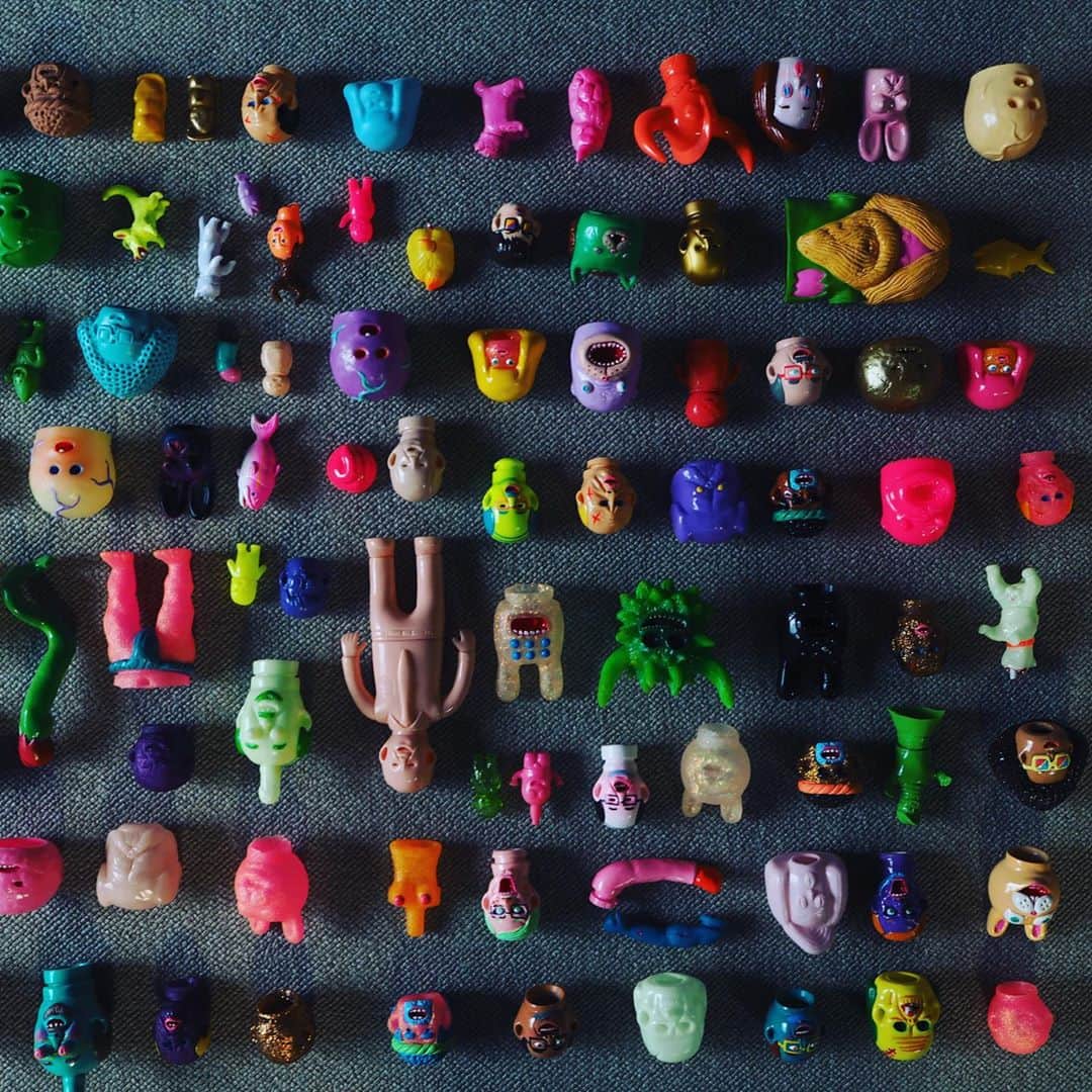 デハラユキノリのインスタグラム：「ソフビを作りすぎた男 #toytoytoy」