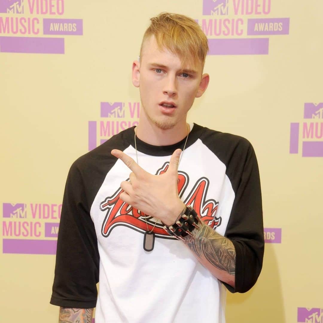 MTVさんのインスタグラム写真 - (MTVInstagram)「#TicketsToMyDownfall is officially out! Today we celebrate @machinegunkelly's fifth studio album, and stellar new sound, with a look back at every MGK era! 🔥 • Tickets to My Downfall (2020) • Hotel Diablo (2019) • Bloom (2017) • General Admission (2015) • Lace Up (2012)」9月25日 22時00分 - mtv