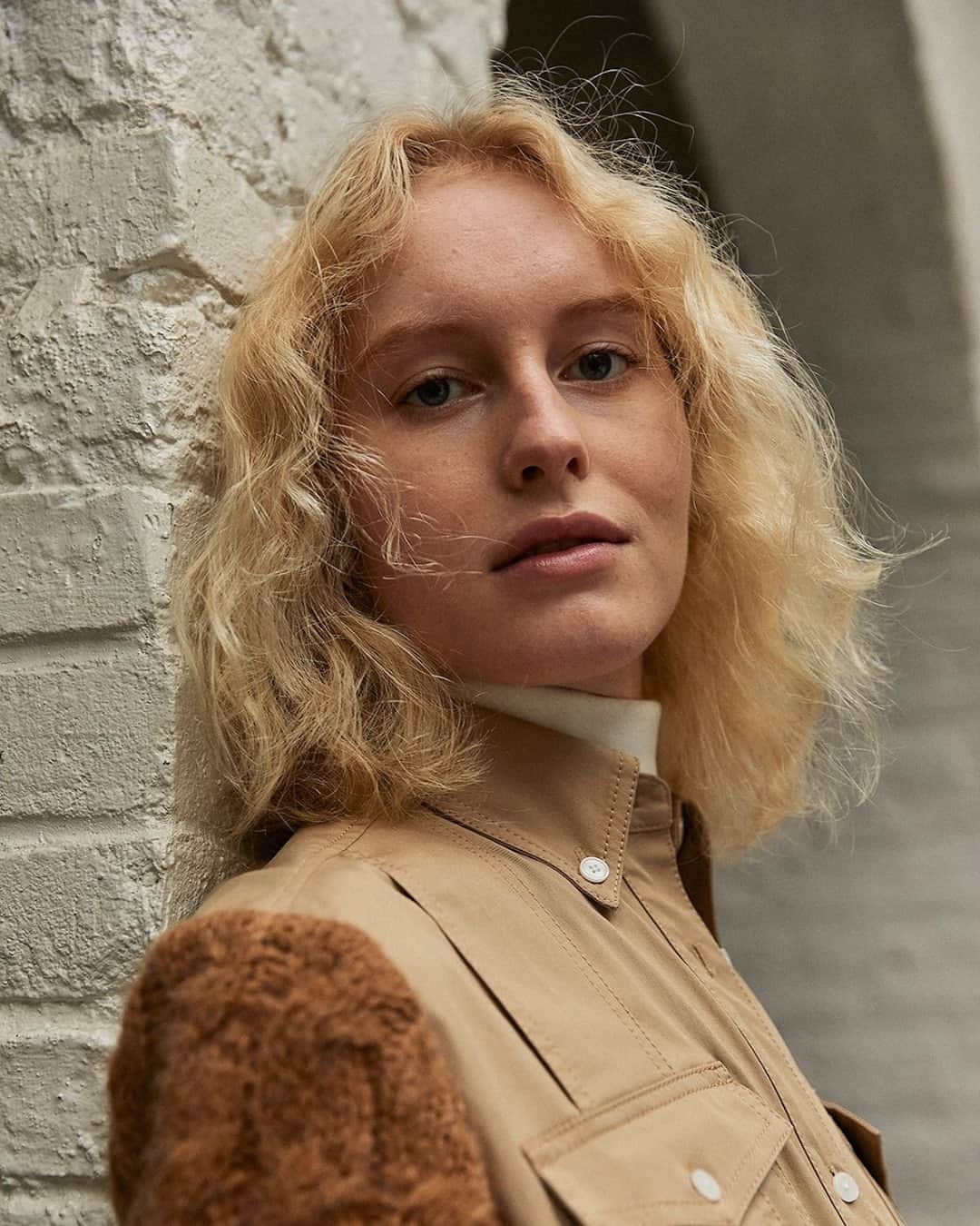 デレクラムのインスタグラム：「10 Crosby’s unassuming sense of style: ready for her close up.」