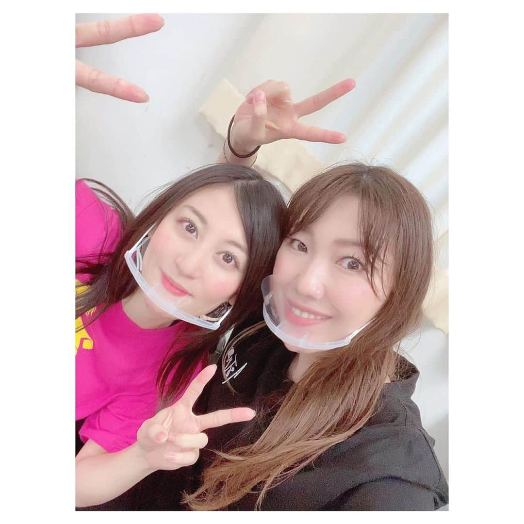 香音有希さんのインスタグラム写真 - (香音有希Instagram)「#舞台キューティーハニー #ハニステ . お稽古進んでいます٩( ᐛ )و 今日はマイクを付けての通し稽古でした！！ 残り少ない稽古期間を有意義に勉強し、来週の本番、お客様との時間を楽しむ！！！🔥 ハニーと親子写真📸🍯 音楽の三善さんから、わたしとけいちゃんの声質が似ていて本当にハニーを生み出したんだなと感じるというエモいお言葉を頂きました.. 嬉。 新しいナンバー、優しい愛が詰まっています🍯 . #上西恵  #けいちゃん #如月ハニー #如月博士」9月25日 22時01分 - kaonyuki_yukako