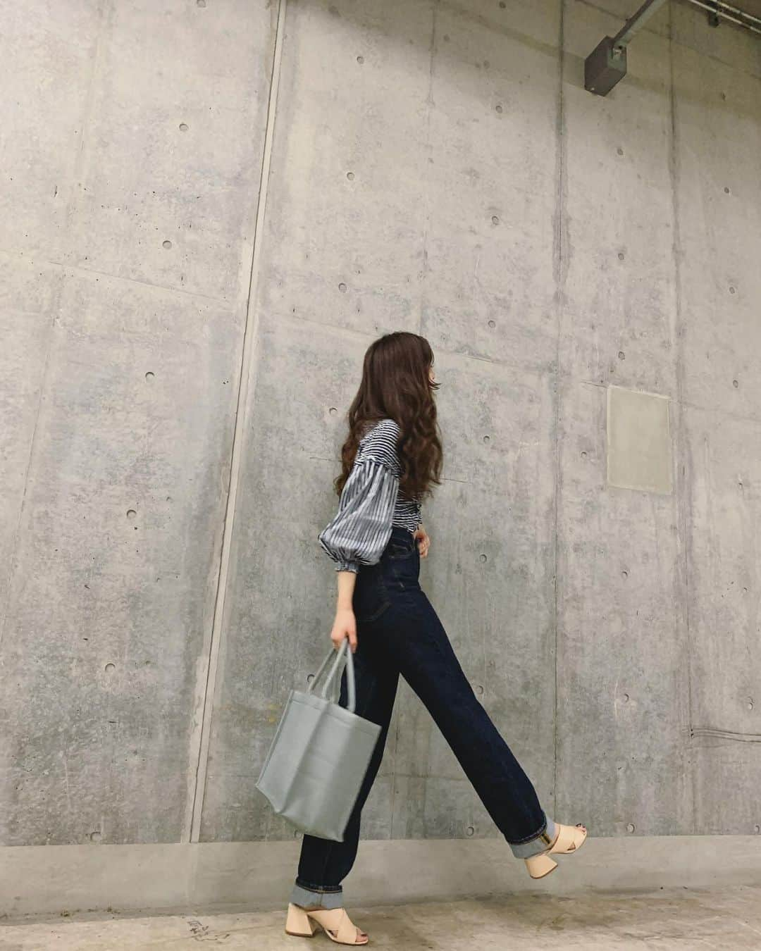 新木優子さんのインスタグラム写真 - (新木優子Instagram)「私服  tops & denim : @zara  bag : @dior  necklace & ring : @dior  earcuff : @knowhowjewelry   撮影の時だけマスク外しています🙇🏻‍♀️✨」9月25日 22時21分 - yuuuuukko_