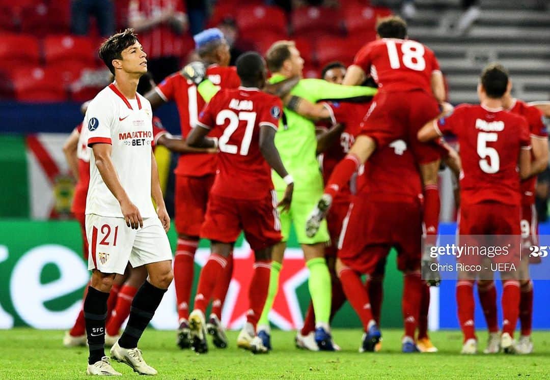 オリベル・トーレスのインスタグラム：「La cara amarga del fútbol... orgulloso de este equipo y esta afición y de la hermandad que formamos! Volveremos a sonreír juntos! A seguir trabajando duro para poder conquistar nuevos retos. 💪🏼⚪️🔴」