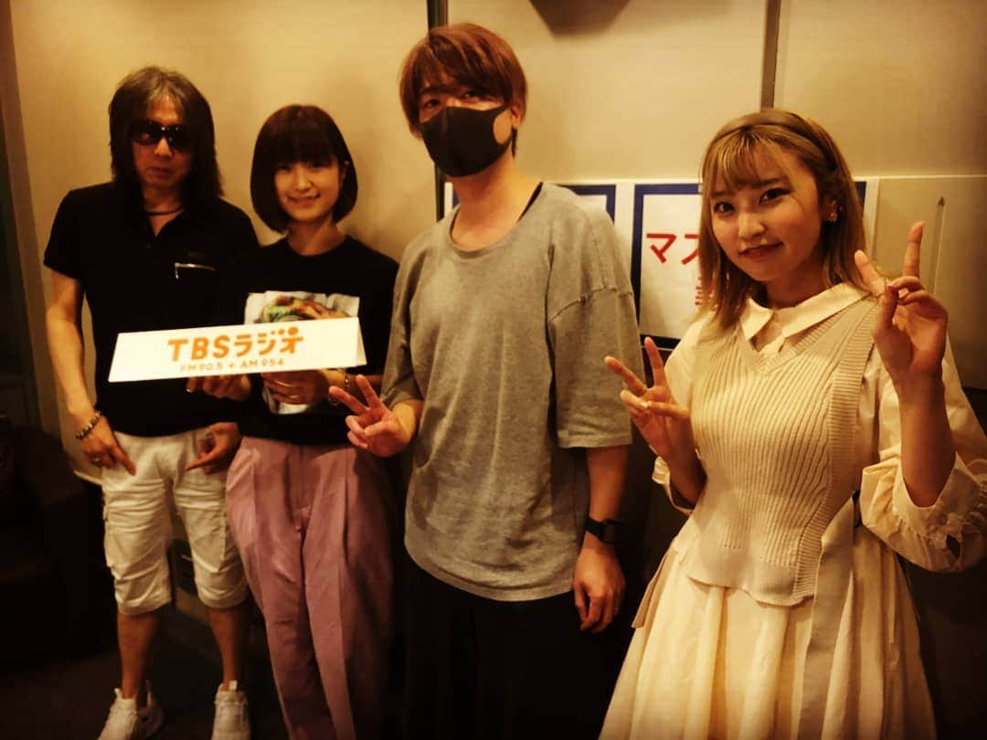 恩田快人さんのインスタグラム写真 - (恩田快人Instagram)「TBSラジオ 池田めぐみの Fine ! ! 恩田快人 ETERNAL MUSIC #182  今回で､Fine ! !最終回ということで｢ETERNAL MUSIC｣も最終回！  最終回は｢水湊いづきCDデビュー直前スペシャル｣！  デビューシングルをセブンネットショッピングで予約すると サイン入り生写真付！ LINE LIVE も始めました！ 10月10日四谷LOTUSでデビューライブ！  いづきちゃんのデビューシングル｢Good bye silent｣の作曲を担当の木下貴之さんも登場！  もうひとり､CDデビューを控えてレコーディング中の｢れみふぁ｣さんも7月以来2度目の登場！  YouTube でオフィシャルチャンネルを開設してギター弾き語りの動画をアップしています！  曲は､ ｢アヴァロン・ブルー｣ / 水湊いづき ｢ドキドキ｣ / JUDY AND MARY  のお話しです！  パートナーは､恩田プロデュースで､ 2020/10/7 デビューシングル『Good bye silent』発売！ の｢水湊いづき｣さんです！  最終回の ETERNAL MUSIC よろしくお願いします！」9月25日 22時18分 - yoshihito_onda