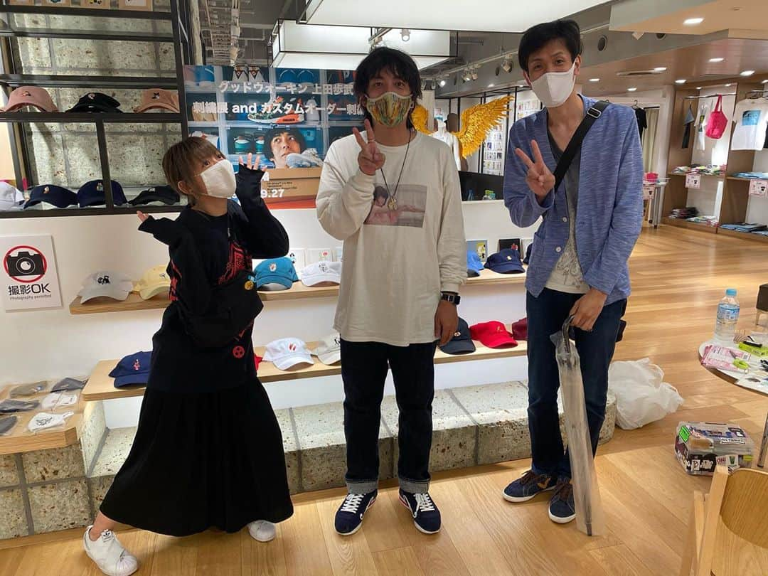 乃下未帆さんのインスタグラム写真 - (乃下未帆Instagram)「#グッドウォーキン #上田歩武さん の#刺繍展 行ってきました☺️ めちゃめちゃ可愛かった…！！！ #渋谷モディ にて9/27までだ✨ 繊細でゆるくて最高です✨✨✨」9月25日 22時39分 - noshita34