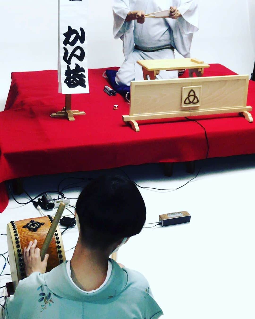 桂かい枝さんのインスタグラム写真 - (桂かい枝Instagram)「鳴り物が正面から打つって、配信ならではの光景  #落語 #寄席」9月25日 22時36分 - kaishikatsura