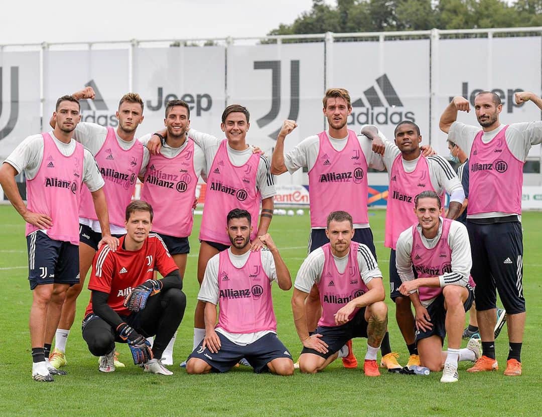 ヴォイチェフ・シュチェスニーのインスタグラム：「The work continues...#winningteam 😎💪」