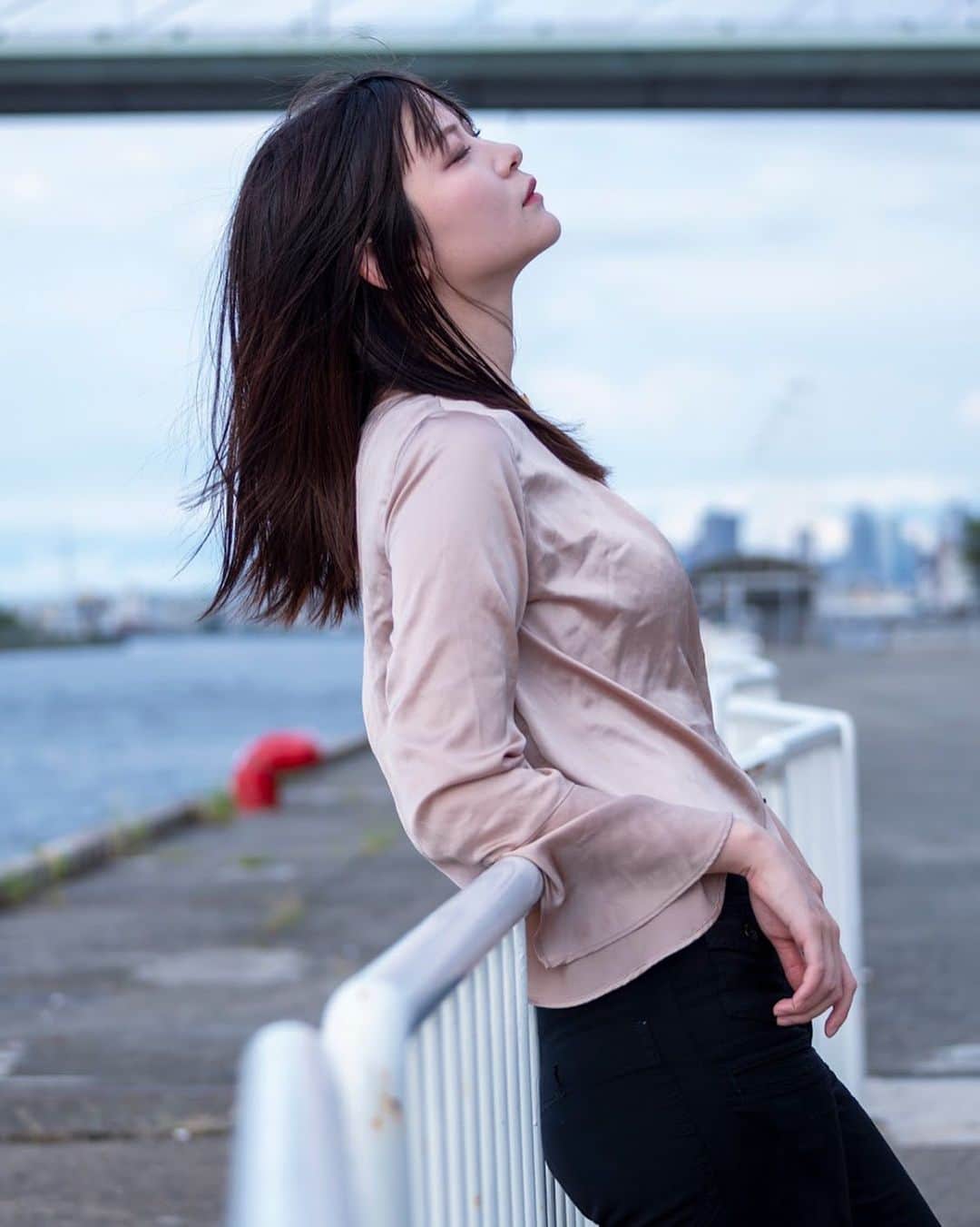 youのインスタグラム：「photo by @alfa155ken   #osaka #kyoto #有償モデル  #撮影会モデル #撮影依頼受付中 #撮影モデル #被写体になります #ポートレートモデル　#関西ポートレートモデル #フリーモデル関西 #フリーモデル #サロンモデル #ポートレート好きな人とがりたい #作品撮り #個人撮影会　#作品撮り #関西ポトレ　 #大阪 #京都　#浴衣ヘアアレンジ #サロンモデル　#portrait #青 #兵庫 #メイク #ポトレ　#青春」