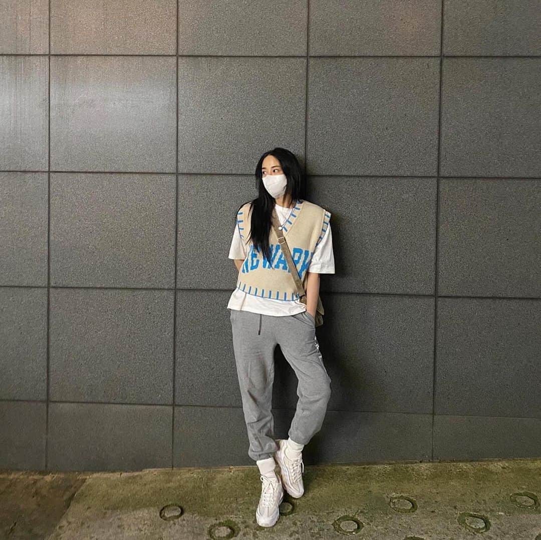 ジュヨン さんのインスタグラム写真 - (ジュヨン Instagram)「714 💛 편하고 따뜻 💛」9月25日 22時52分 - jupppal