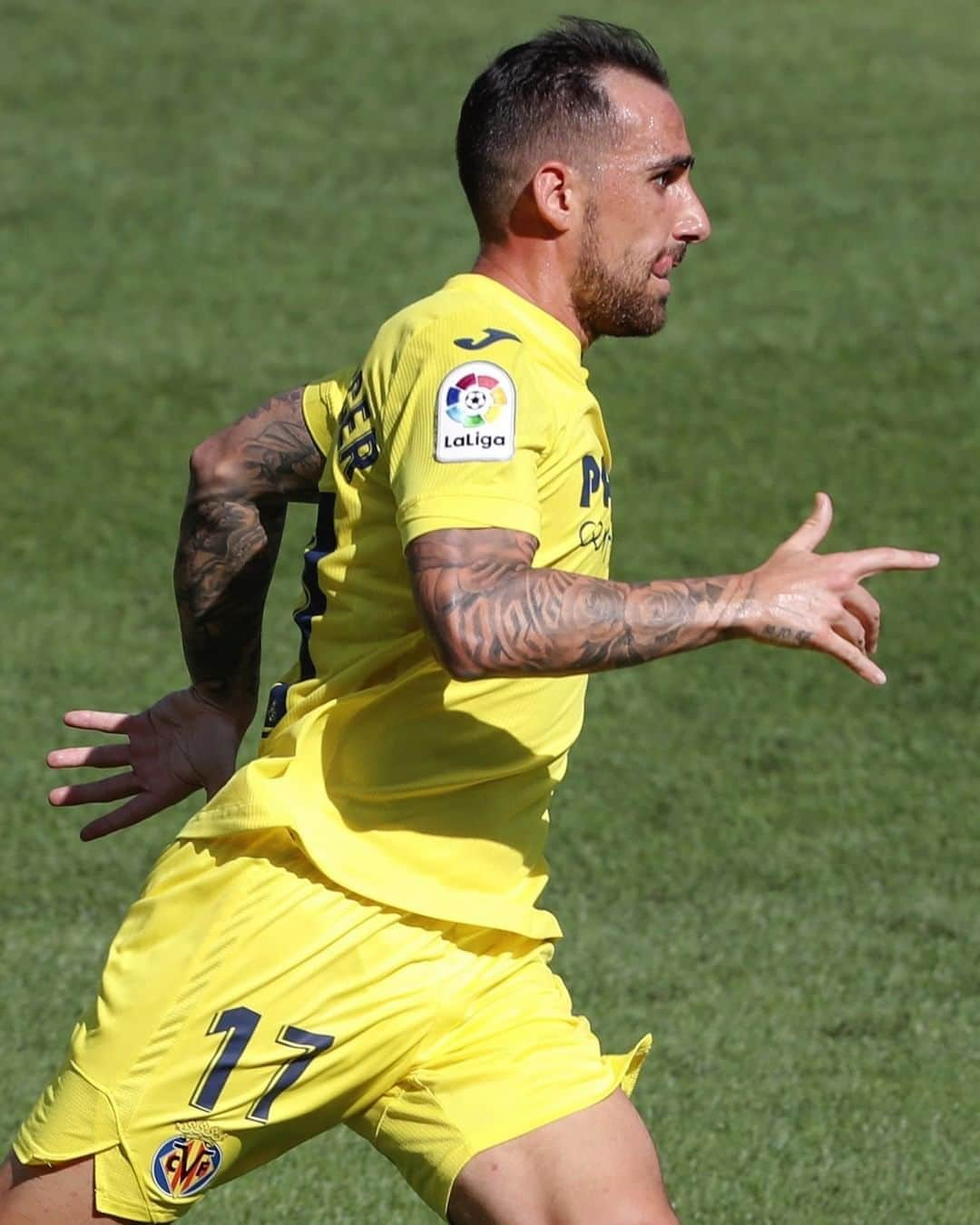 LFPさんのインスタグラム写真 - (LFPInstagram)「Control and TALENT! 💛 • ¡Control y TALENTO! 💪 • #Alcacer #Villarreal #LaLiga #LaLigaSantander #Football #HayQueVivirla #YouHaveToLiveIt」9月25日 14時00分 - laliga