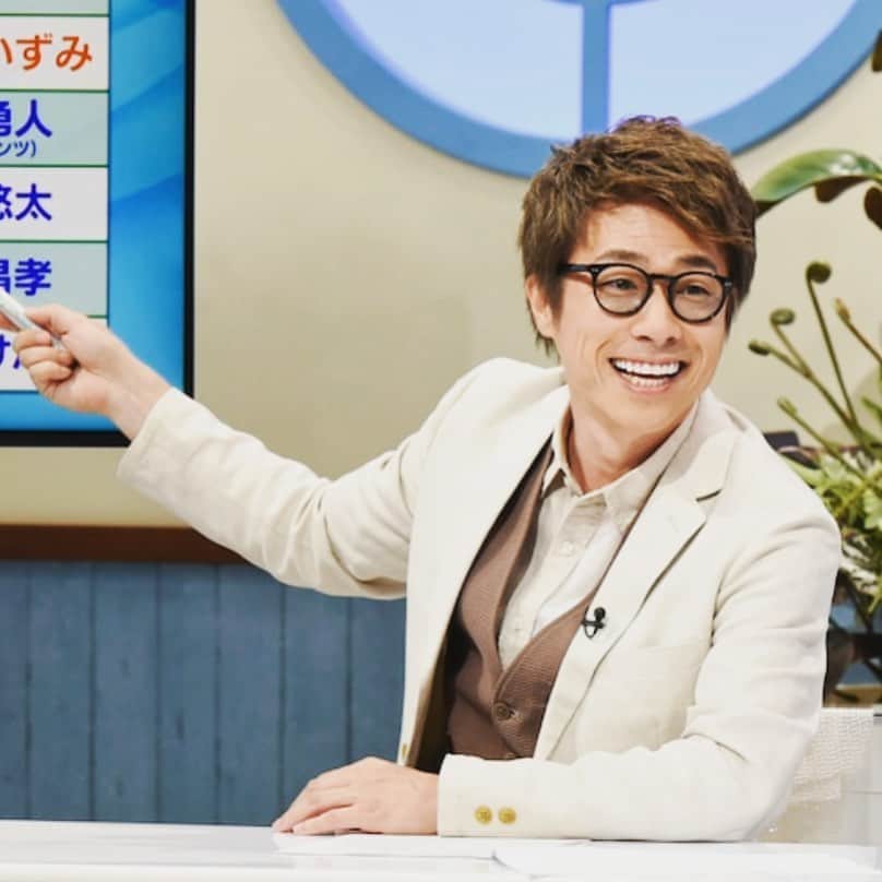 田村淳のインスタグラム：「世界一やさしいワイドショー という番組を単発でやります。 （読売テレビ）9月26日（土）に放送 偏向しがちなテレビですが… この角度の意見もあって良いのでは？ 優しく優しくみんなで議論♡ そんな実験的な番組です^_^見てね☆」