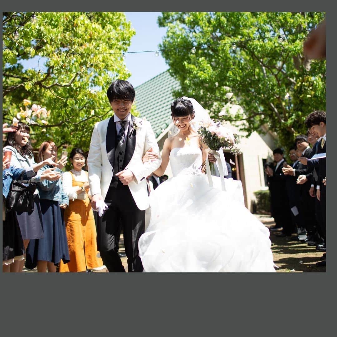 The Sally Garden（ザ サリィガーデン）さんのインスタグラム写真 - (The Sally Garden（ザ サリィガーデン）Instagram)「. . 挙式後 #チャペル を後にするお二人。 . . ヒラヒラと舞う花びらの中を 笑顔でくぐり抜ける様子は 幸せそのものです！ . . #フラワーシャワー . ・。*・。*・。*・。*・。*・。*・ . 🏠公式ホームページは @the_sally_garden のURLから💕 ☞http://sally-garden.jp/ . お気軽にお問い合わせ下さい！ . ． ・。*・。*・。*・。*・。*・。*・ サリィ"５大"おすすめPOINT👰♡ ・。*・。*・。*・。*・。*・。*・ . （１）完全貸切ウエディング🏠💕 . 鮮やかな緑と光が包む。 別荘に友人や家族を招くようにリラックスできる空間 . ┈┈┈┈┈┈┈┈┈┈┈┈┈┈┈┈┈┈┈ （２）360度ゲストを囲むガーデン挙式🌿 . 憧れのガーデン挙式と 人気のラスティックウェディングが叶う . ┈┈┈┈┈┈┈┈┈┈┈┈┈┈┈┈┈┈┈ （３）ゲストの喜びが鍵になる👰🤵✨ . ふたりの想いやイメージを汲み取り、 おもてなしのプロとしてチームサリィが 一丸となり理想のウエディングを創り上げます。 . ┈┈┈┈┈┈┈┈┈┈┈┈┈┈┈┈┈┈┈ （４）笑顔が広がる美食🍽💕 . 幅広い年齢層から支持される美食 お箸で年配ゲストも食べやすい気配りも。 . ┈┈┈┈┈┈┈┈┈┈┈┈┈┈┈┈┈┈┈ （５）アクセス🚘🌟 . 最寄り駅から5分!! 国道50号線付近にあり各方面から訪れやすい。 . ・。*・。*・。*・。*・。*・。*・ #ザサリィガーデン #栃木結婚式 #花嫁diyレポ #フォト婚 #写真 #家族婚 #ファミリー婚 #少人数婚 #少人数ウェディング #前撮り #オリジナルウェディング #プレ花嫁準備中 #親族婚 #プライベートウェディング #写真好きな人と繋がりたい #ガーデンウエディング #ナチュラルウエディング #gardenwedding #naturalwedding #プラコレ #Dressy花嫁 #ゼクシィ2020 #2020秋婚 #2020冬婚 #2021春婚 #2021夏婚」9月25日 15時14分 - the_sally_garden
