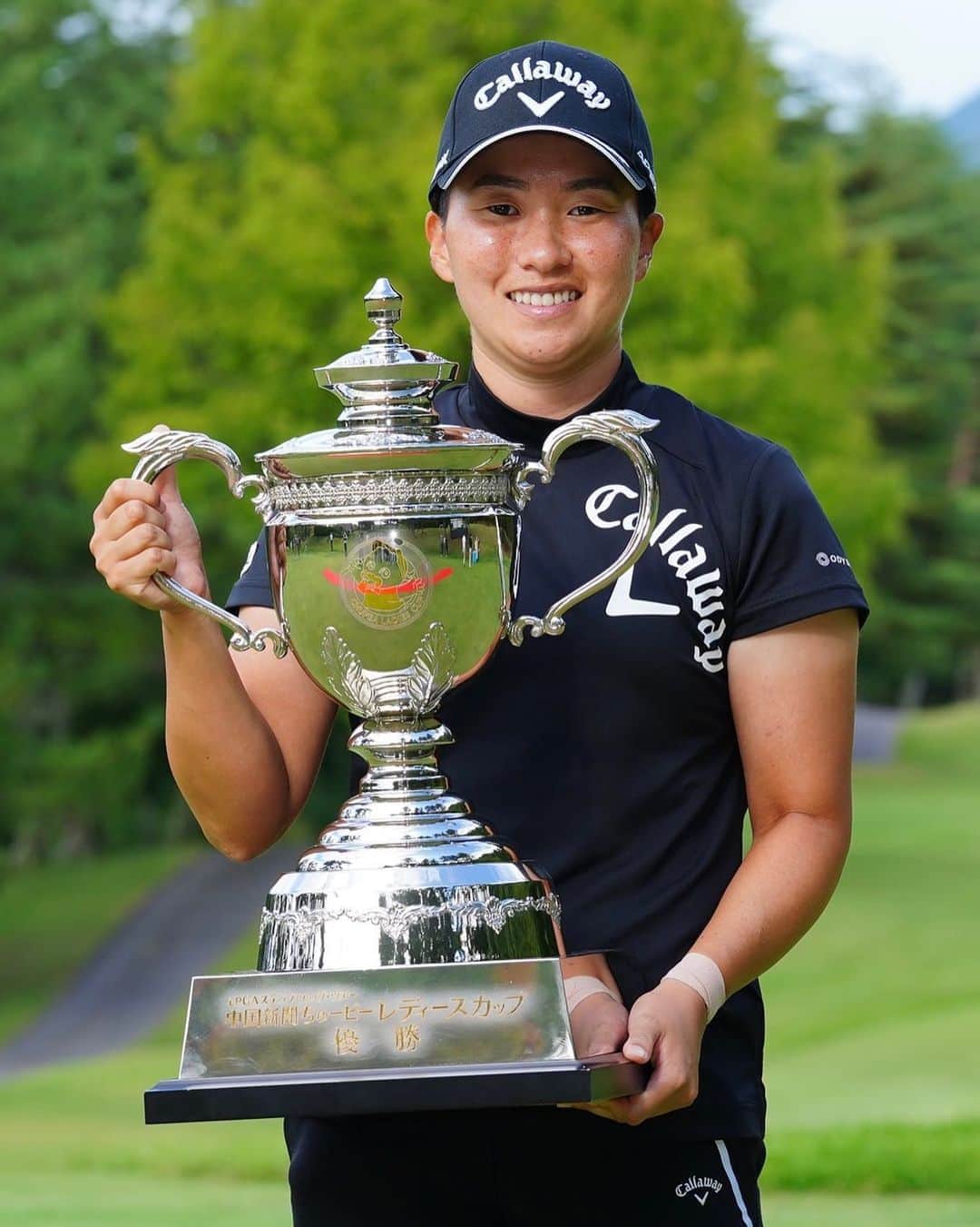 佐伯三貴のインスタグラム：「愛弟子の沖せいらがステップアップツアー初優勝することができました🤩🙌  せいらは今日が28歳のお誕生日という事で最高の幕開けとなったことと思います😊  せいらは私を信じてついて来てくれました。  興奮し過ぎて何書いていいかわかりませんがとにかく嬉しいし最高の気分です！！！！！  せいら、本当におめでとう✨  そして、ありがとう😊」