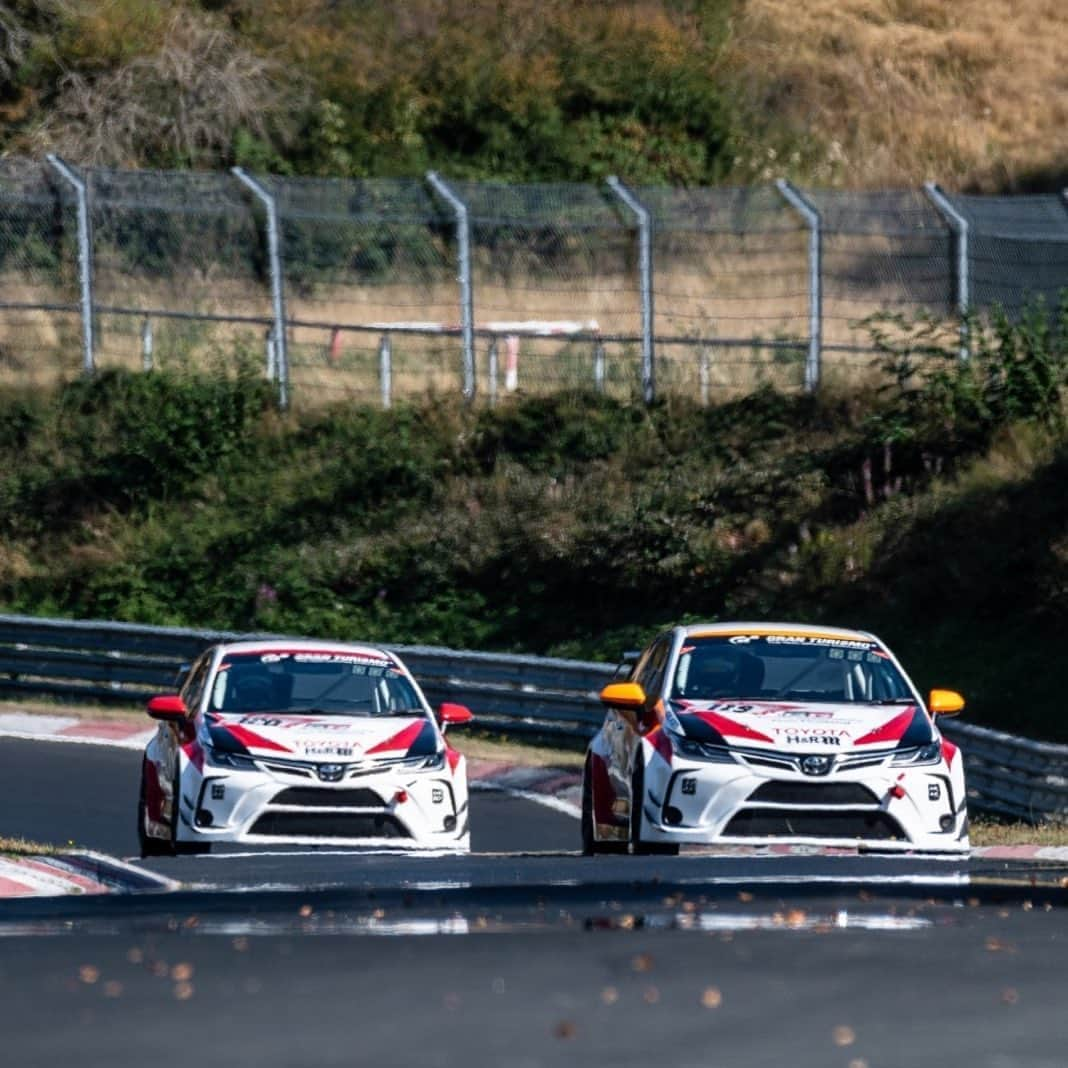 Toyota team thailandさんのインスタグラム写真 - (Toyota team thailandInstagram)「Toyota Gazoo Racing team Thailand กับปีที่ 7 ของบทพิสูจน์สมรรถนะและความแกร่งของทั้งรถและคน บนสนามแข่ง Nürburgring ที่ท้าทาย อันตรายกว่าใคร 24 ชั่วโมงต่อเนื่อง ในรายการแข่งขันรถยนต์ทางเรียบมาราธอนระดับโลก ADAC TOTAL 24-Hour Race Nürburgring 2020 ในวันที่ 24-27 กันยายน นี้  ด้วยความมุ่งมั่นที่จะยกระดับพัฒนาวงการมอเตอร์สปอร์ตไทย พวกเราพร้อมรถคันใหม่ Toyota Corolla Altis GR Sport หมายเลข 119 และ 120 ลงแข่งในรุ่น Super Production 3 (SP3)  Car No. 119: Arto, MadCow, Man, Ton Car No. 120: Hong, Jum, Naoki เป็นกำลังใจให้ทีมแข่งสัญชาติไทยทีมแรกและเดียวในรายการ กับศึกวัดใจ รถต้องอึด คนต้องทน ติดตามเชียร์พวกเราได้ที่นี่ • QUALIFYING 1 - September 24, 5:30 PM: https://www.youtube.com/watch?v=65UT2pBLleo • QUALIFYING 2 - September 25, 1:30 AM: https://www.youtube.com/watch?v=A_3ukl2SCgY • 24h. Race - September 26, 4:15 PM: https://www.youtube.com/watch?v=2LGapfk2q-s โดยนักแข่งและทีมงานทุกคนได้ปฏิบัติตามมาตรการป้องกันการแพร่ระบาดของโรคโควิด - 19 อย่างเคร่งครัด #อยากเห็นคนไทยหัวใจมอเตอร์สปอร์ต #TeamWork #TOYOTAteamThailand #CheerThai #ThaiPride #ไม่เชียร์ไทยแล้วจะเชียร์ใคร #แข่งรถ #นักแข่ง #ทีมคนไทย #Car #RaceCar #Racing #SuperCar #Corolla #Altis #GRsport #Nürburgring #TheGreenHell #24h #Endurance」9月25日 16時11分 - toyotagazooracingteamthailand