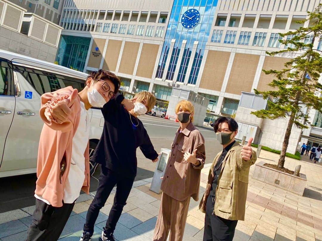 岡田鷹斗のインスタグラム：「in 北海道✈︎✈︎✈︎✈︎ 久しぶりに北海道を 堪能できました。 本当にありがとうございました🙇‍♂️ ・ ・ ・ 僕が1番好きなラーメン 「てつや」さんに行けたのは本当に最高に幸せを感じました。  #北海道　#北海道グルメ  #札幌　#すすきのラーメン  #すすきの　#NIKKA #イケメン　#ラーメン　#てつや #ラーメンてつや本店  #世界一」