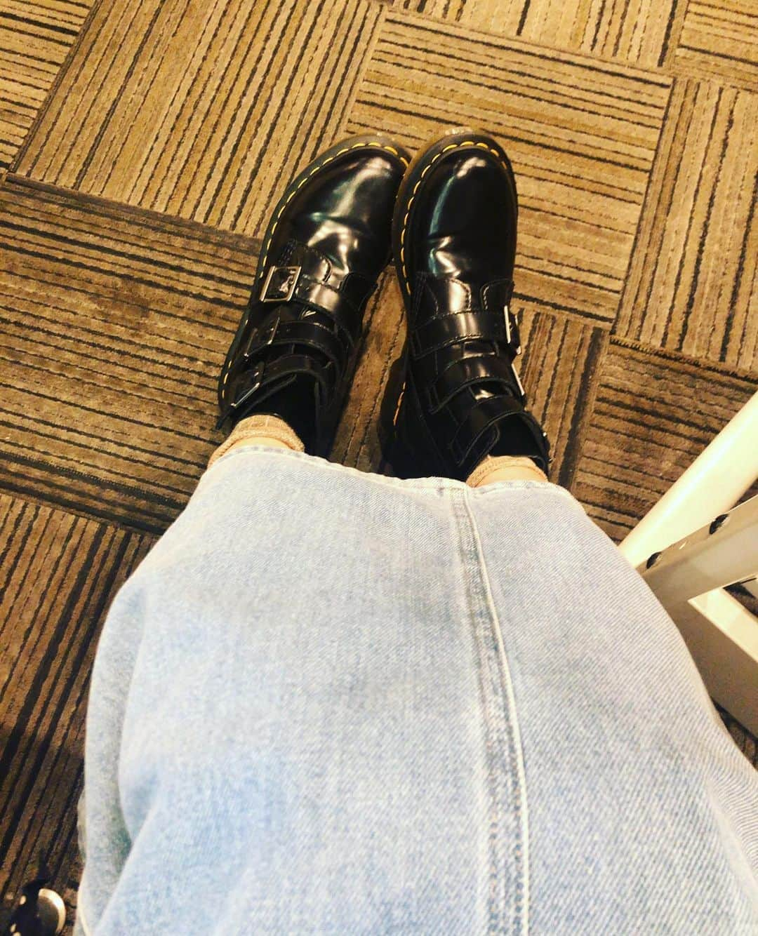 阿部洋子さんのインスタグラム写真 - (阿部洋子Instagram)「👟👞👢👡👠 #今日の靴   #jwave  #allgood813  #放送 #200回 今週もお聞きいただき ありがとう(｡•ᴗ•｡)♡ᵗᑋᵃᐢᵏ ᵞᵒᵘ*❣️❣️ございました！  来週から、5年目突入です！  そんな今日は、コチラの靴。 このあと、収録、打ち合わせ、と まだまだつづくー！  #shoes #shoestagram #shoeslover #shoesaddict #shoesoftheday #sotd #ootd」9月25日 16時34分 - hirocoring