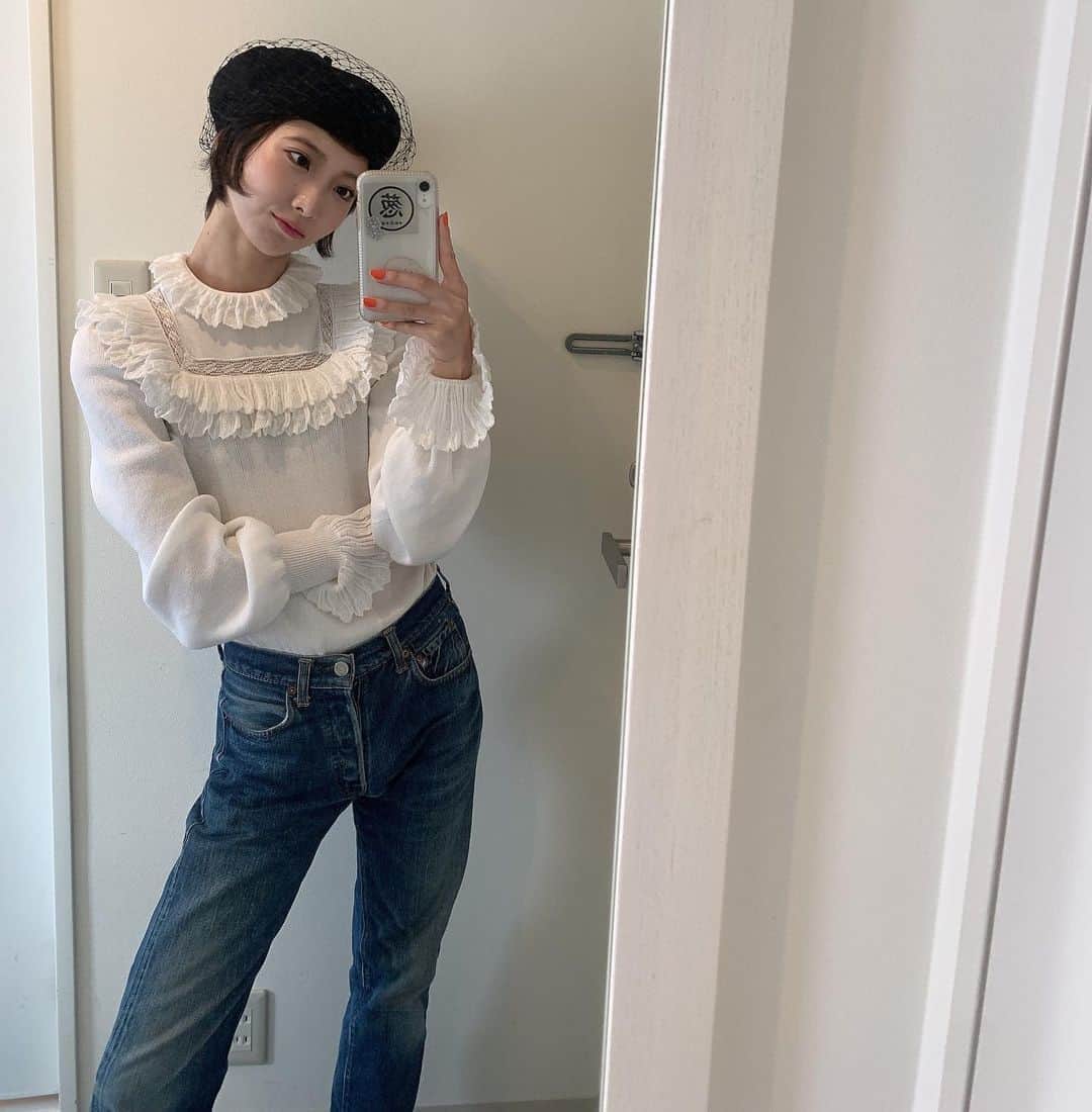 のインスタグラム：「This lovely blouse @chanelofficial」
