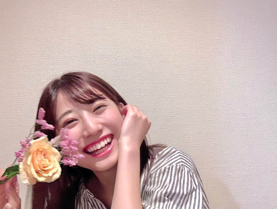 喜多乃愛さんのインスタグラム写真 - (喜多乃愛Instagram)「⭐ またまた新しいお花が うちに来てくれました♥ 今回は黄色い薔薇🌷💛 おうちがあっかるーい☺︎ #ドライフラワー に #してみようかなあ」9月25日 16時53分 - kitanoa_official