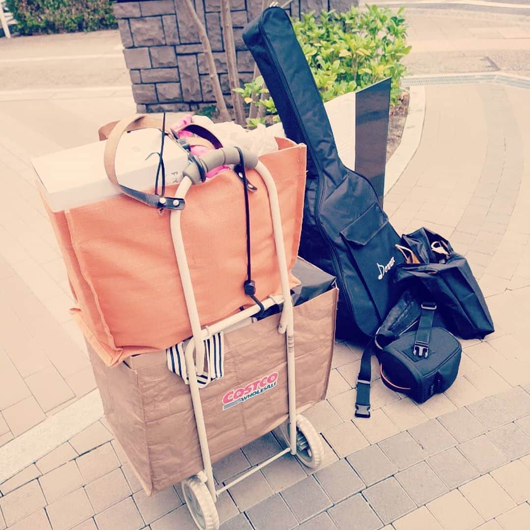松本隆博のインスタグラム：「。 着いたー。 どう運ぶ？(￣▽￣;)」