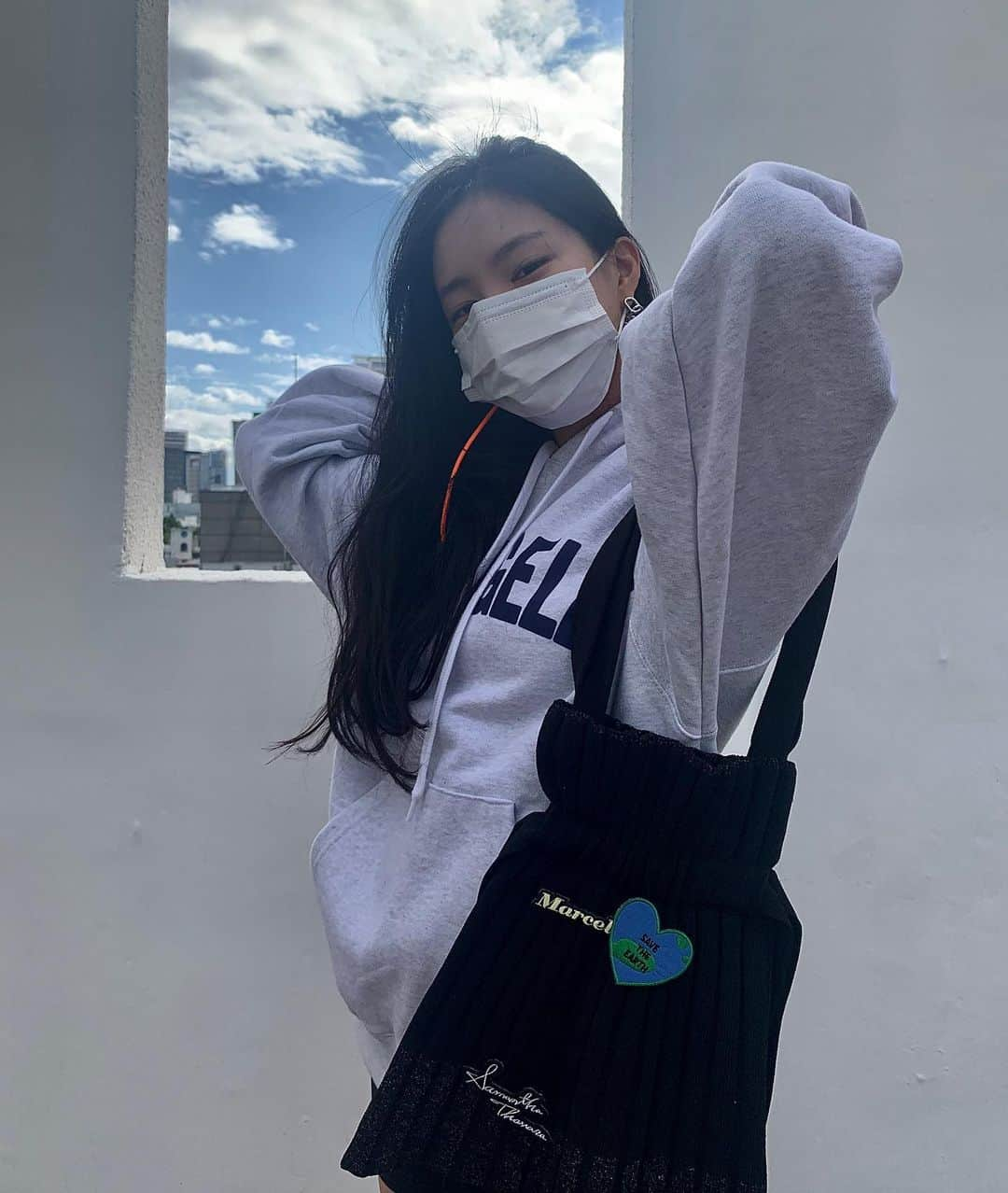 ソン・ナウンさんのインスタグラム写真 - (ソン・ナウンInstagram)「I love this new bag🖤 Call it "Marcella bag"  #사만사타바사 #마이쉘 #마르첼라백 #광고모델 @samantha_thavasa_korea」9月25日 17時00分 - marcellasne_