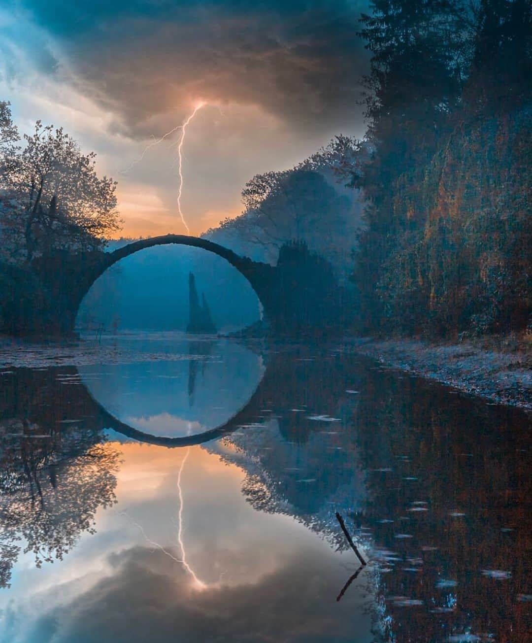 Canon Photographyさんのインスタグラム写真 - (Canon PhotographyInstagram)「Lighting at Devil’s Bridge! 🌩 Photography  @orhankilic07  Curated by @ianharper  #germany #lightning」9月25日 17時04分 - cpcollectives