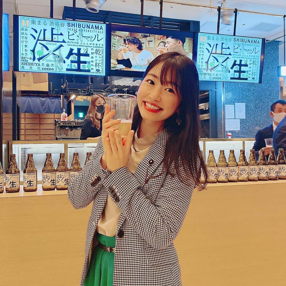 のインスタグラム：「新しい渋谷のビールブランド 「渋生」の先行販売が東急プラザ渋谷にて行われております！  ビール酵母、ワイン酵母、日本酒酵母の３種類の酵母が入って 個性的な味らしい… (ビール詳しくないからよくわからない) (是非ビール好きな人に飲んでみて欲しい)  仕事終わりのビールは最高だな！！笑  #渋生 #ご当地ビール #東急プラザ渋谷」