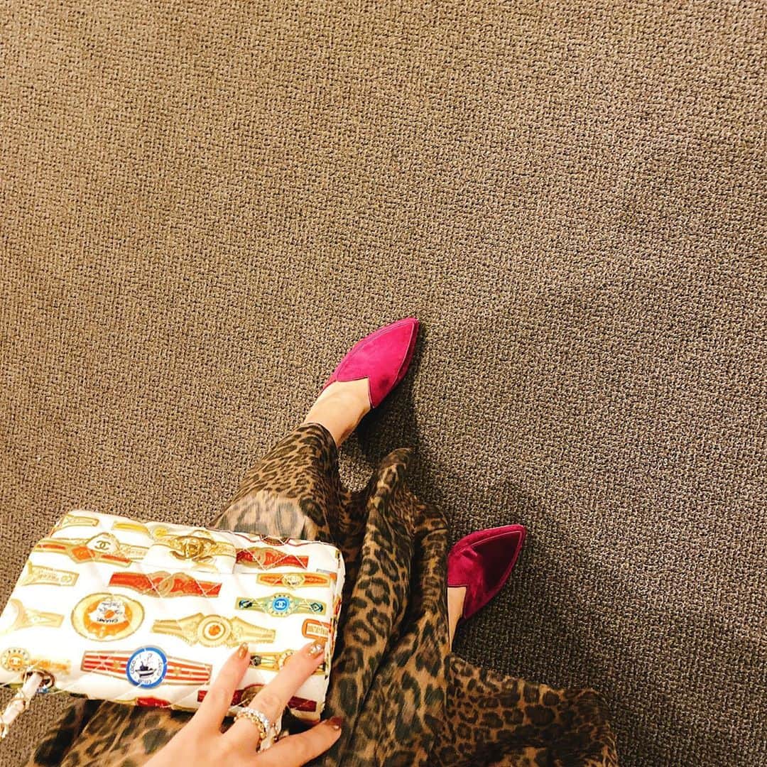のインスタグラム：「レオパードにベロアを合わせるのが 昔から、好きだ🐆♥️」