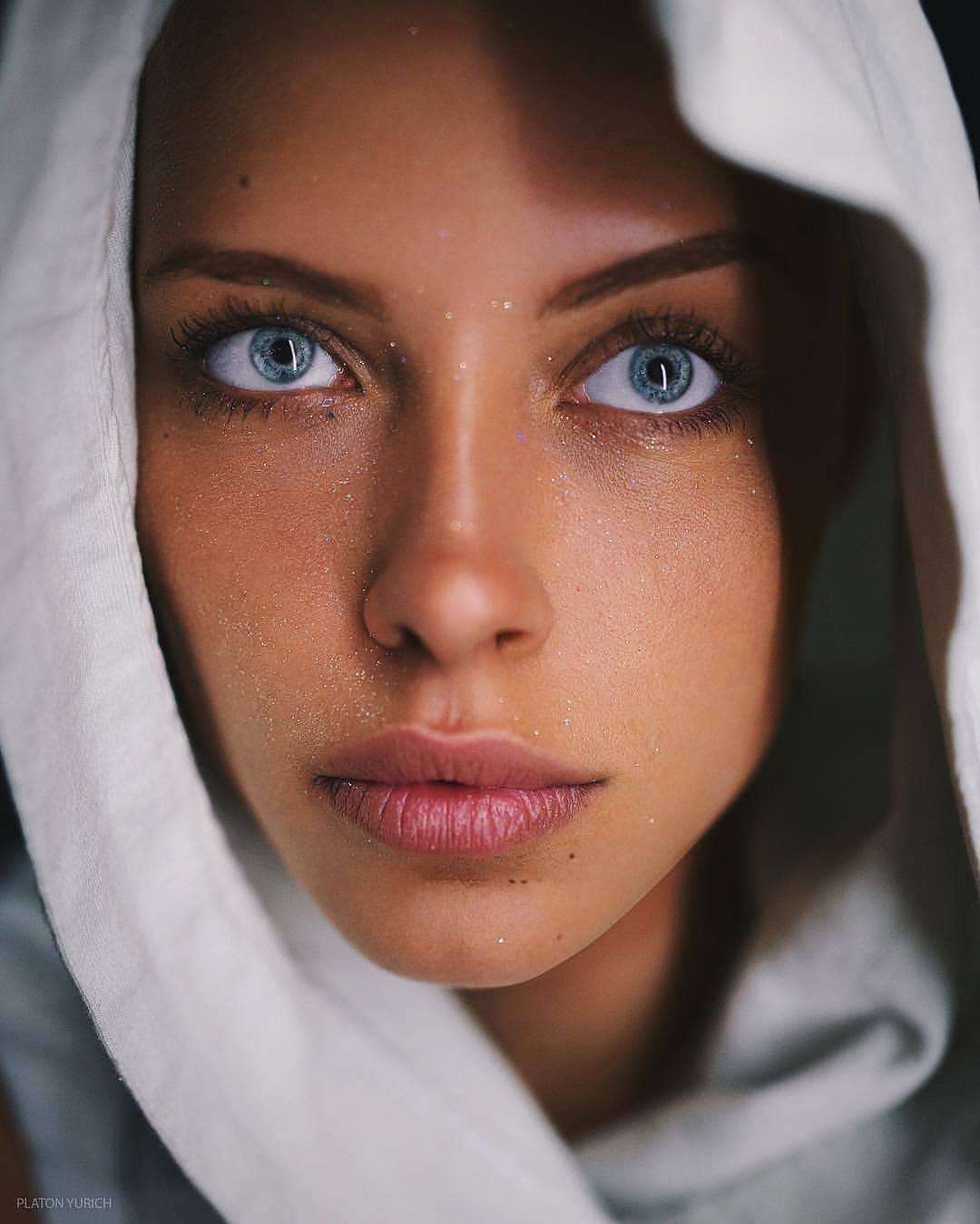 Portrait|Life|Fashion|Faceのインスタグラム：「Selection by  @unsalsicilli ━━━━━━━━━━━━━━━━━━━ Photo by @platon_yurich Model @snejana_sam  Congratulations!  ━━━━━━━━━━━━━━━━━━━ Team #portraitmood Founder @humanistagram  ━━━━━━━━━━━━━━━━━━━」