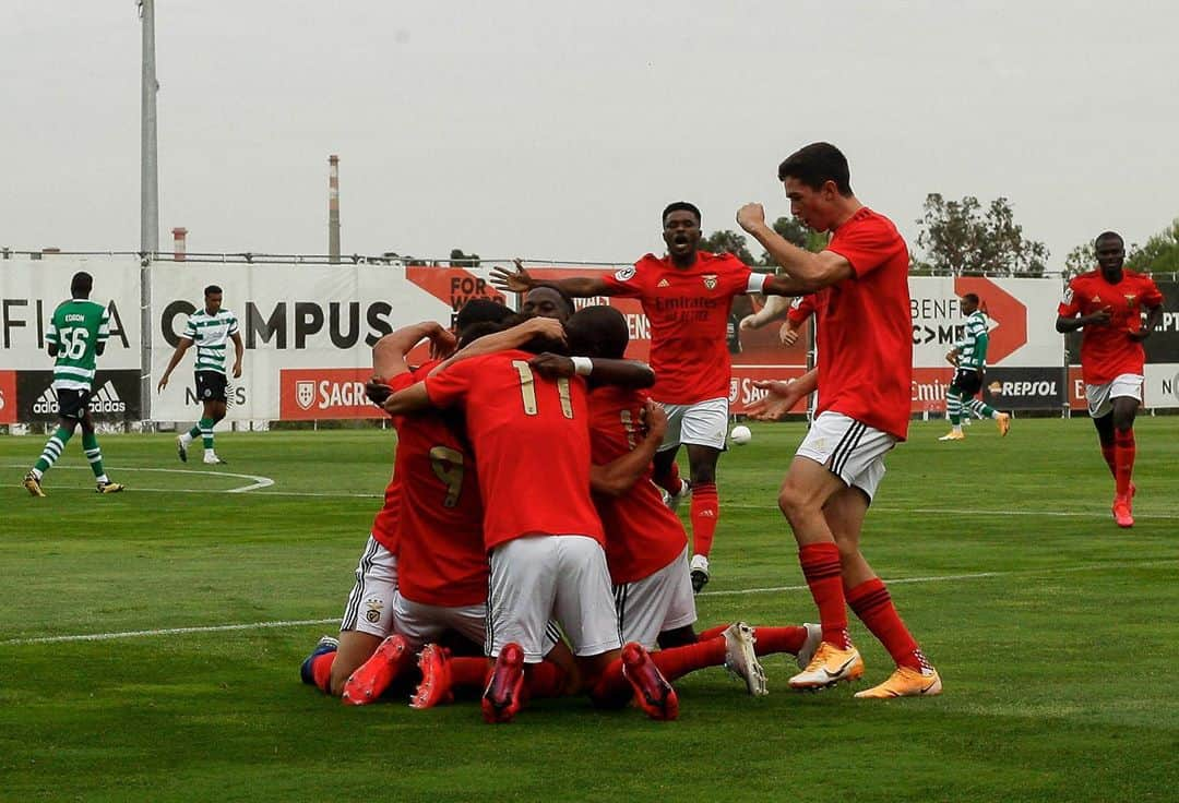 小久保玲央ブライアンさんのインスタグラム写真 - (小久保玲央ブライアンInstagram)「Seguimos juntos 🦅❤️🤍 #benfica #pelobenfica #puma」9月25日 23時09分 - leobriankokubo