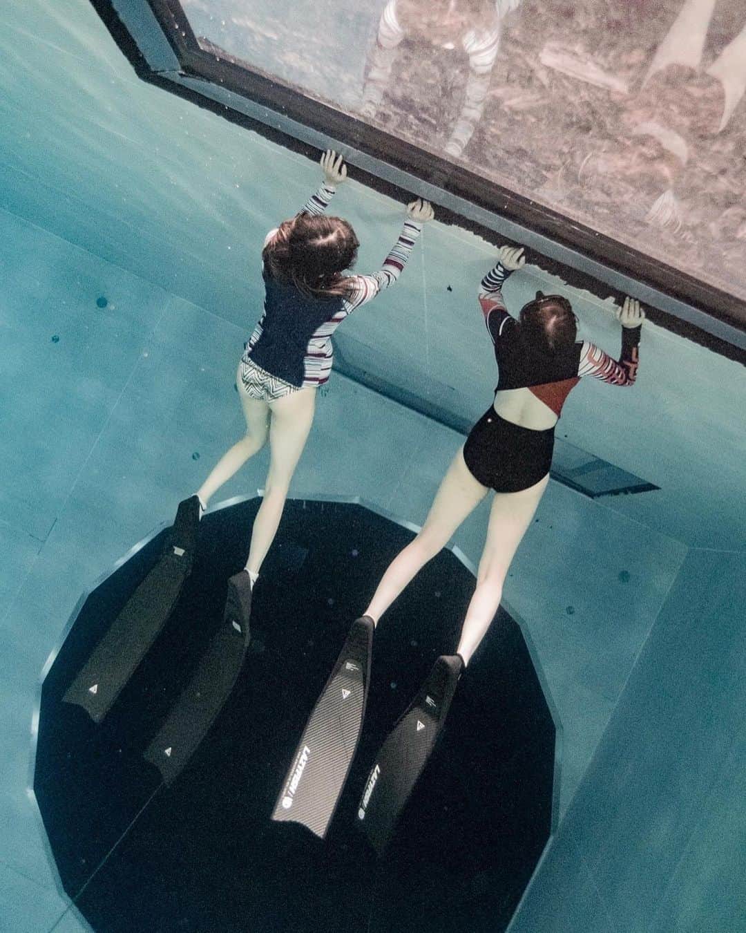 チェン・ユアンさんのインスタグラム写真 - (チェン・ユアンInstagram)「下一個目標就是在海裡面當一隻悠遊自在的美人魚🧜🏻‍♀️  📷 @yuchic.ig」9月25日 23時11分 - katie_chennn