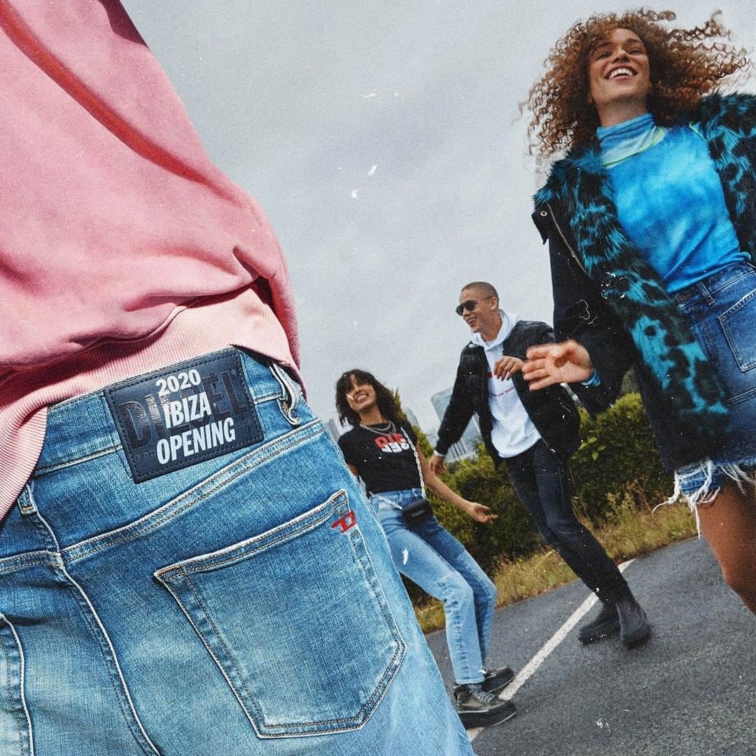 ディーゼルのインスタグラム：「When you can’t go to the club, be the club. #DieselUnforgettableDenim #BeautifulMemories」