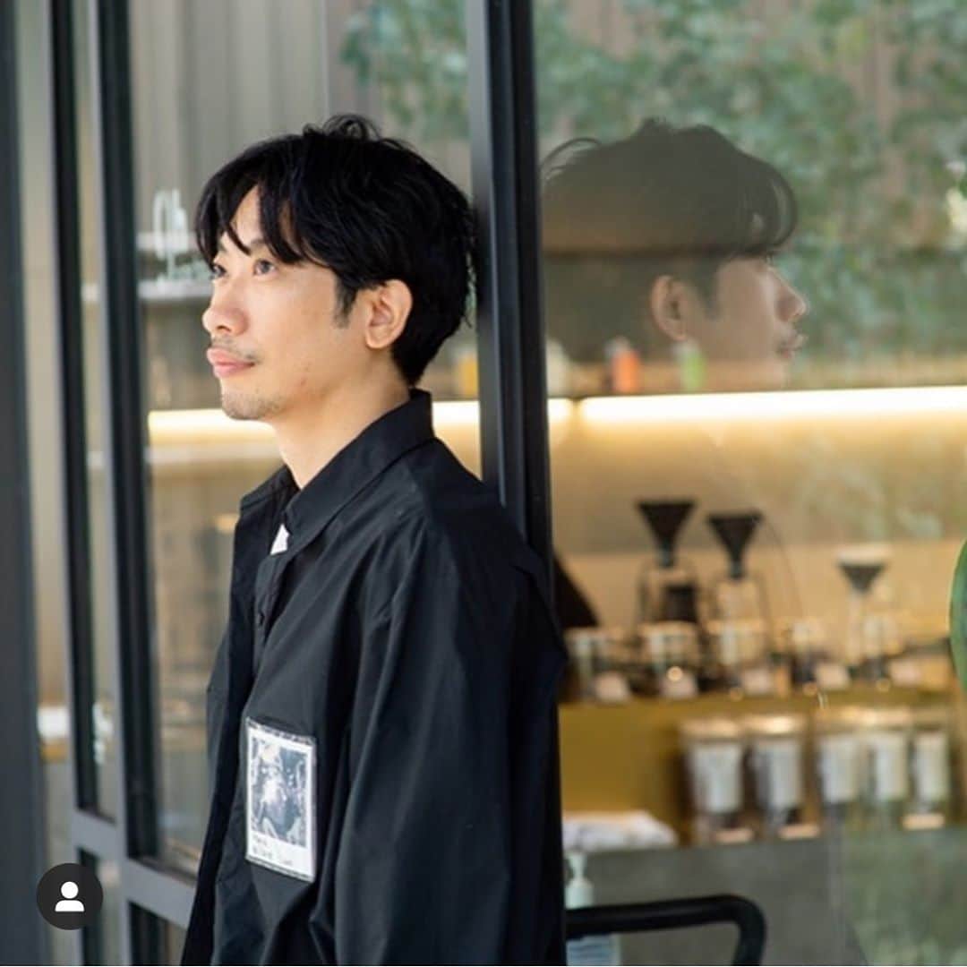 Ryosuke Sugayaのインスタグラム：「僕の習慣を  @requestqj_navi_magazine   取材していただきました。  ほとんど訳がわからない話だとおもいますが  瞑想はほんとにおすすめです。  宇宙とつながる唯一の方法です笑  #瞑想 #マインドフルネス #宇宙 #やばいやつとやばくないやつの間」
