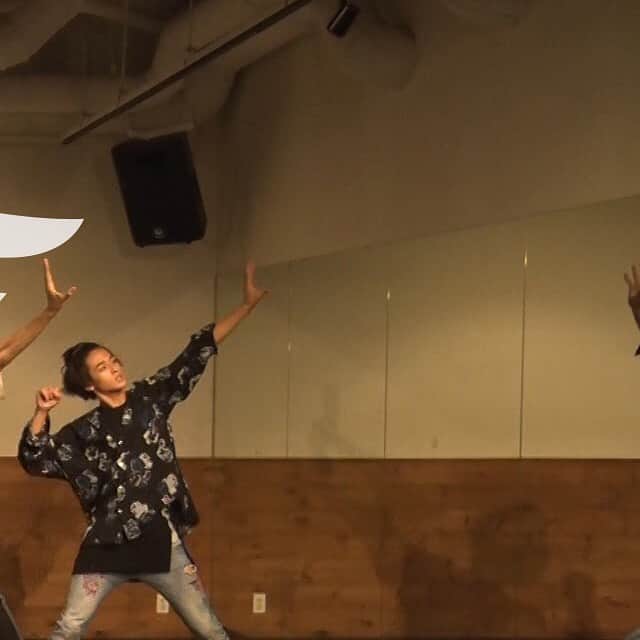 のインスタグラム：「・ [CHOREOGRAPHY] WATWING 'Only One Life' Official Dance Practice _ Choreographer : NOPPO(s**t kingz)  これまでリリースした5曲のDance Practiceを5週連続公開中!! 来週はどの楽曲が公開になるのか…？ 動画は金曜18時に公開されます。 日々成長し続けているWATWINGのパフォーマンスをぜひご覧ください！ ・ ・ ・ ・ #WATWING #Dance #Practice #DanceVideo #CHOREOGRAPHY #OnlyOneLife #boysgroup #japaneseboys #jpop #CHOREOGRAPHY #NOPPO」