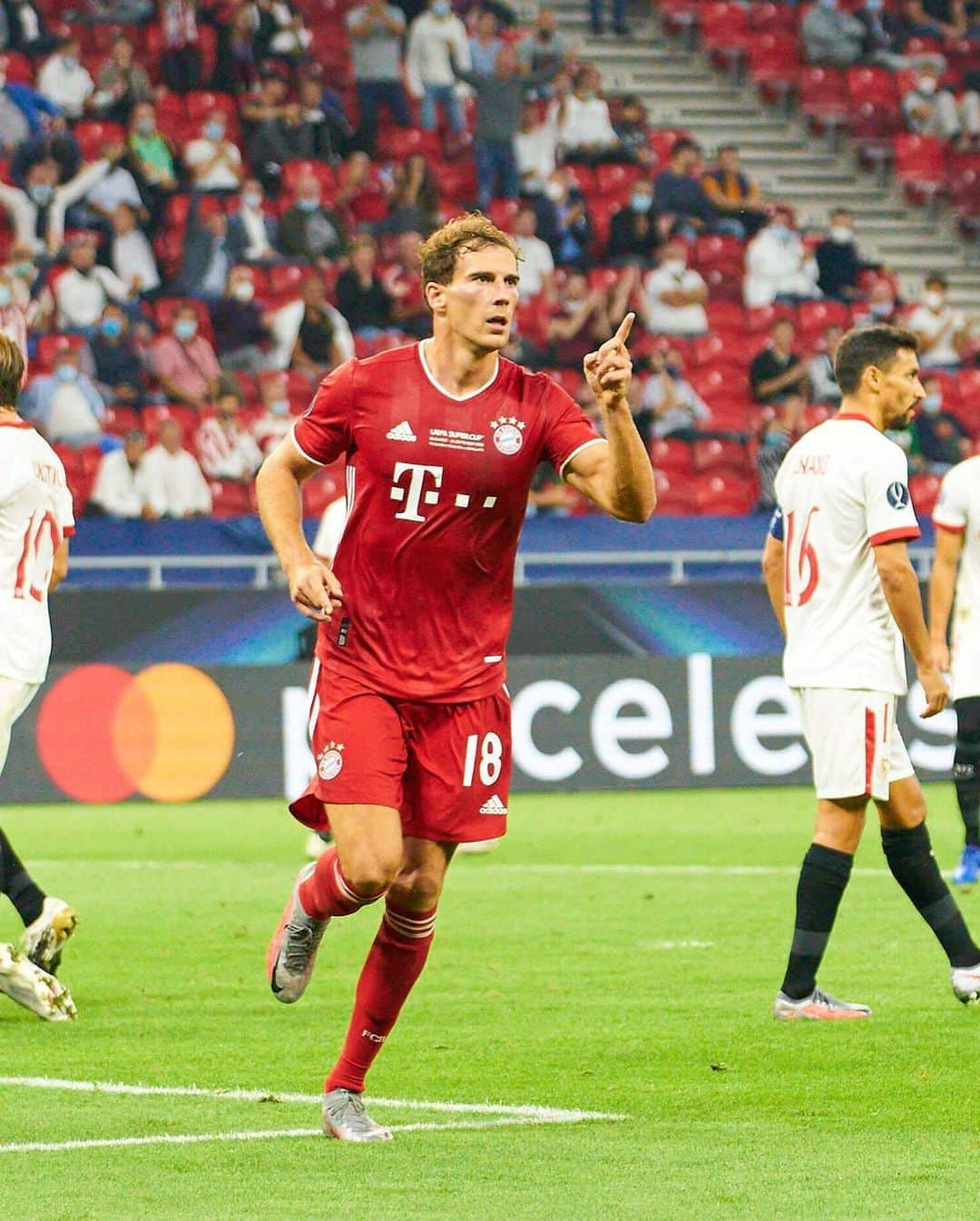 バイエルン・ミュンヘンさんのインスタグラム写真 - (バイエルン・ミュンヘンInstagram)「🏆🏆 #SuperCup Champions 2020 🏆🏆 #MiaSanChampions ______ #FCBayern #MiaSanMia #packmas #UCL #Uefa」9月25日 18時08分 - fcbayern