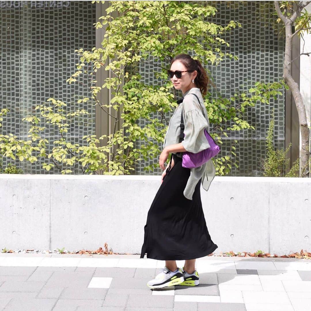 Keikooooooのインスタグラム：「トレンドのシアーシャツを  @discoat_official でGET💚 体型カバーも今っぽさもこれ一枚で叶うから、このシャツで秋コーデを楽しみたいな♡ 今度はビスチェを合わせて着てみよ♫ . #シアーバックレイヤードビックシャツ #discoat #discoat_ootd #ディスコート #DCZ1002204A0005 #プチプラコーデ #プチプラ #カジュアルコーデ #トレンドコーデ #大人カジュアル」