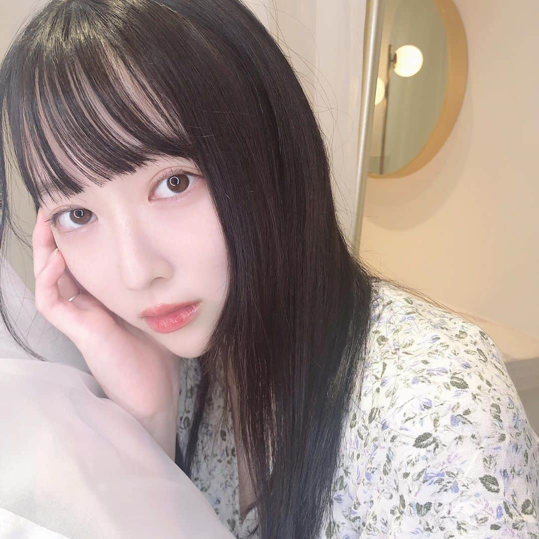 越智ゆらの（ゆらゆら）さんのインスタグラム写真 - (越智ゆらの（ゆらゆら）Instagram)「初下まつげパーマ🙈  ずっと逆さまつ毛に困っていたので   @kshnnnn さんに相談してみました。 とっても可愛くして下さって大満足 感動です！  気さくで楽しいし店内もカフェの様におしゃれで気持ちも上向きになりました。またいく☺︎」9月25日 18時14分 - yula1018