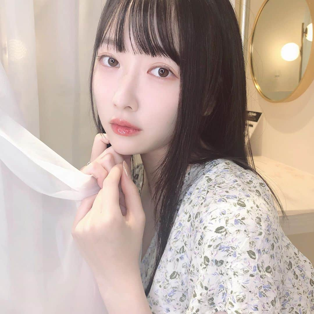 越智ゆらの（ゆらゆら）さんのインスタグラム写真 - (越智ゆらの（ゆらゆら）Instagram)「初下まつげパーマ🙈  ずっと逆さまつ毛に困っていたので   @kshnnnn さんに相談してみました。 とっても可愛くして下さって大満足 感動です！  気さくで楽しいし店内もカフェの様におしゃれで気持ちも上向きになりました。またいく☺︎」9月25日 18時14分 - yula1018