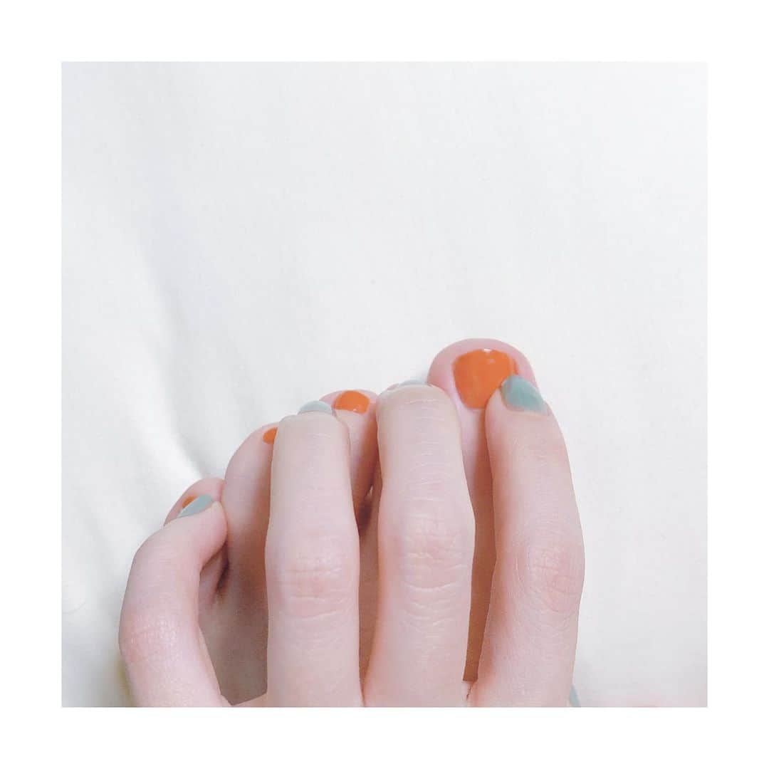 久保陽香さんのインスタグラム写真 - (久保陽香Instagram)「﻿ ﻿ 撮影で一目惚れしたネイル﻿ 一度塗りでとても綺麗な発色﻿ ﻿ 絶妙なこの色が凄く自分好みで﻿ 足のオレンジとの感じも好きでした﻿ ﻿ メイクさんが毎回素敵なネイルをしてくれるから﻿ これを機にまたネイルにハマりそうな予感(笑)﻿ オススメあったら教えて下さい〜﻿ ﻿ ﻿ #yslbeauty ﻿ #ネイル ﻿ #nail ﻿ #💅🏼」9月25日 18時30分 - kubo_haru