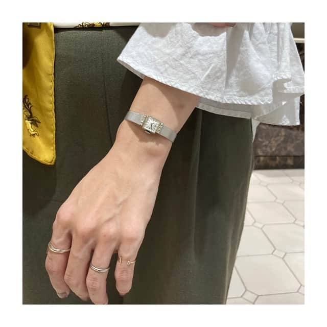 HIROBさんのインスタグラム写真 - (HIROBInstagram)「-HIROB新宿-﻿ ﻿ Antique ROLEX ご紹介致します！﻿ 19003890-631030﻿ 14kwg+dia ・手巻・非防水﻿ ¥400,000+tax﻿ ﻿ ﻿ 通信販売も対応しており、お電話でのご相談も受け付けています。﻿ 当面の間、通信販売の送料は無料となりますので、ご来店が難しい方でもお気軽にお問い合わせ下さい。﻿ ﻿  【お問い合わせ﻿】 03-5908-2680  【営業時間】 当面の間、11:00〜20:00  ﻿ #hirob﻿ #hirobshinjuku﻿ #baycrews﻿ #antique﻿ #rolex﻿ #lumine﻿ #shinjuku﻿ ﻿ ﻿ #ヒロブ﻿ #ヒロブ新宿﻿ #ベイクルーズ﻿ #ロレックス﻿ #アンティーク﻿ #自分へのご褒美﻿ #ルミネ新宿1﻿ #新宿駅﻿ #劳力士﻿」9月25日 18時38分 - hirob.jp