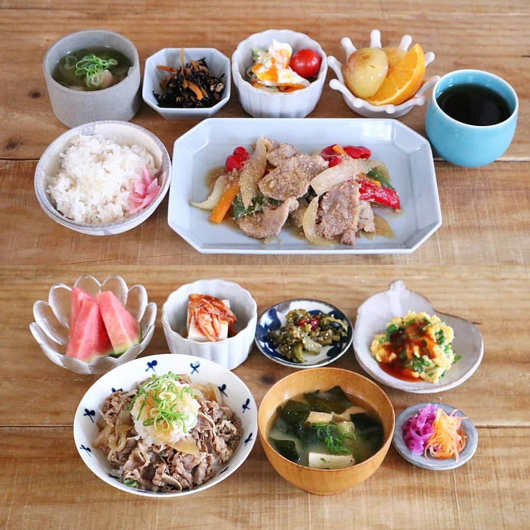 yunaのインスタグラム：「♩ #レシピあり #まとめて投稿 #ひとりごはん . . 🍚豚肉と野菜の味噌炒め ひじきの煮物 玉子サラダ お味噌汁 フルーツ . . 🍚おろしポン酢牛丼(レシピ↓) ニラ玉あんかけ ゴーヤのつくだ煮 キムチ奴 お味噌汁 スイカ🍉 . . . 🍳【おろしポン酢牛丼】２人分 . 🥕材料 牛バラ薄切り肉　２００ｇ 玉ねぎ　1/2個 〇水　２００ｍｌ 〇和風顆粒出汁　小さじ１ ●しょうゆ　大さじ２ ●砂糖　大さじ１．５ ●みりん　大さじ１ ●酒　大さじ１ ●和風顆粒出汁　小さじ１ 大根おろし　適量 ねぎ　適量 ポン酢　適量 白ご飯　丼２杯 . . 🥕つくりかた ①牛バラ肉は大きいものは食べやすい大きさに切る。玉ねぎは薄切りにする。  ②鍋に〇と玉ねぎを入れ、沸騰したら弱めの中火で玉ねぎがやわらかくなるまで煮込む。  ③〇を入れる。牛バラ肉も入れてほぐし、アクを取りながら３分ほど煮込んだら出来上がり♪  ④ご飯の上に③をのせ、大根おろし、ネギをのせる。ポン酢を大根おろしの上に少しかけたら出来上がりです♪ . . ☝コツ・ポイント 牛バラのスライス肉を使うのがポイントです♪ . . よかったら作ってみてください♪ . . #yunaご飯#lin_stagrammer#kurashiru#delistagrammer#Japanesefood#ロカリキッチン#デリスタグラマー#クッキングラム#クッキングラムアンバサダー#タベリー#フーディーテーブル#Kissカメラ#iegohanphoto#てづくりごはん365#おうちごはん#おうちごはんlover#ママリクッキング#マカロニメイト#キッチングラム#おうちカフェ#夜ごはん#晩ごはん#dinner#翁明窯元#白山陶器#波佐見焼#レシピ」