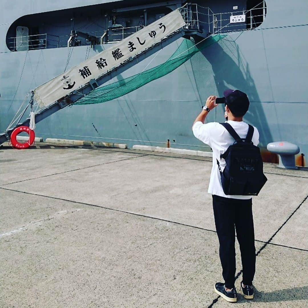 高本剛志さんのインスタグラム写真 - (高本剛志Instagram)「YouTubeチャンネル 雷ジャクソン 高本の護衛艦たかもと   海自の一般公開イベント 舞鶴マリン・フェアを初ロケ取材！ 迫力ある映像をお楽しみ下さい！  今夜も2100にアップ予定！ 乗組員総員集合〜！ ヨーソロー！(￣^￣)ゞ  https://www.youtube.com/channel/UCOLi4n5vTZKqFoQN_A02m2w  #舞鶴#マリンフェア#海上自衛隊#海自#砕氷艦しらせ#補給艦ましゅう#護衛艦#護衛艦あさぎり#護衛艦せんだい#陸上自衛隊#第7普通科連隊#JMSDF」9月25日 18時44分 - takamoto76