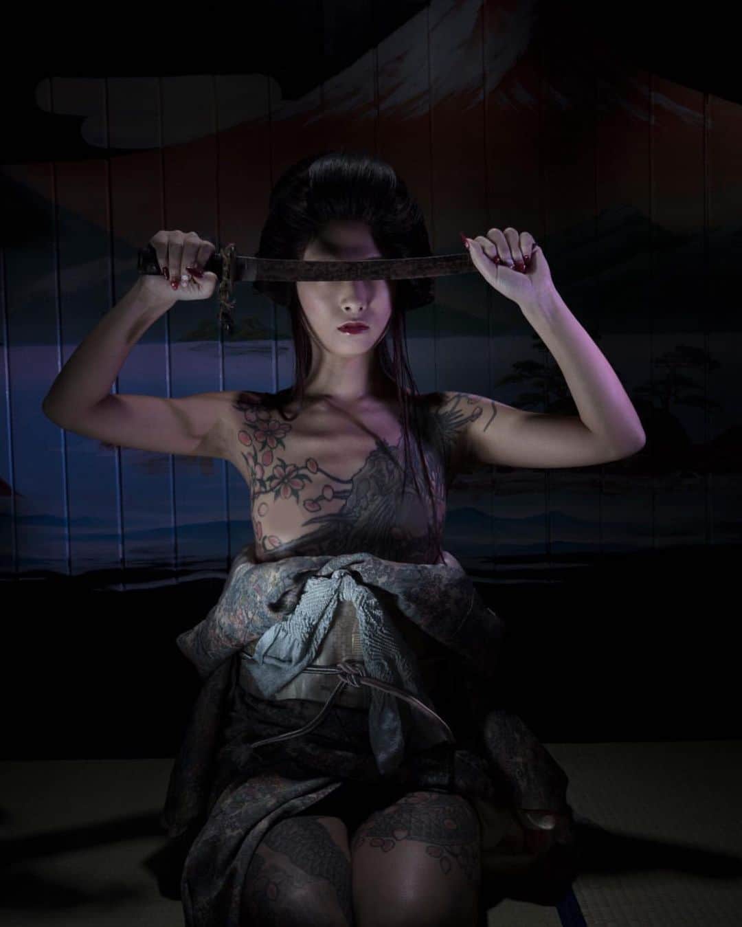 松田ゆう姫のインスタグラム：「Fuji  Photographer @formento2   #富士山 #日本 #タトゥー #着物 #ポートレート #ファインダー越しの私の世界 #刺青 #モデル #游姫 #japan #japan_photo #fujisan #japanesestyle #japanesegirl #japanesetattoo #tattoogirl #tattoomodel #kimono #asian #artphotography #tattoo」