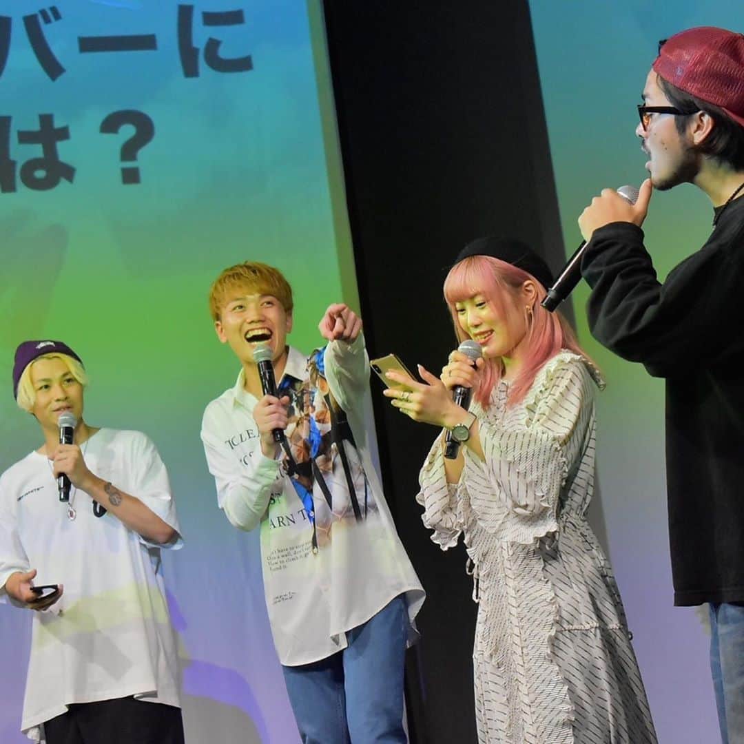 東郷知典さんのインスタグラム写真 - (東郷知典Instagram)「昨日は約1年ぶりのLIVE。 ホンマに最高でした！ 自分自身の成長とメンバーへの期待が更に感じれた濃い1時間でした😊  正直に不安しかなかったけど、 LIVEが終わった頃にはこのメンバーで高みへ登っていきたいと心から思いました！  "ありがとう"  #空ふぁむ #空のシタfamilia #歌手 #武道館 #ボーカルグループ #ユニット #仲良い #タトゥー男子 #タトゥー #おしゃれ #offwhite #ニット帽 #金髪 #髭 #ピンクヘアー #スニーカー #スニーカーコーデ #オニツカタイガー #onitsukatiger #オーバーサイズ #ゼスト #アーティストと繋がりたい #歌うま #singer #ノリ #nori #最高かよ #live #ライブ配信  #盛り上がり」9月25日 19時18分 - 105_nori