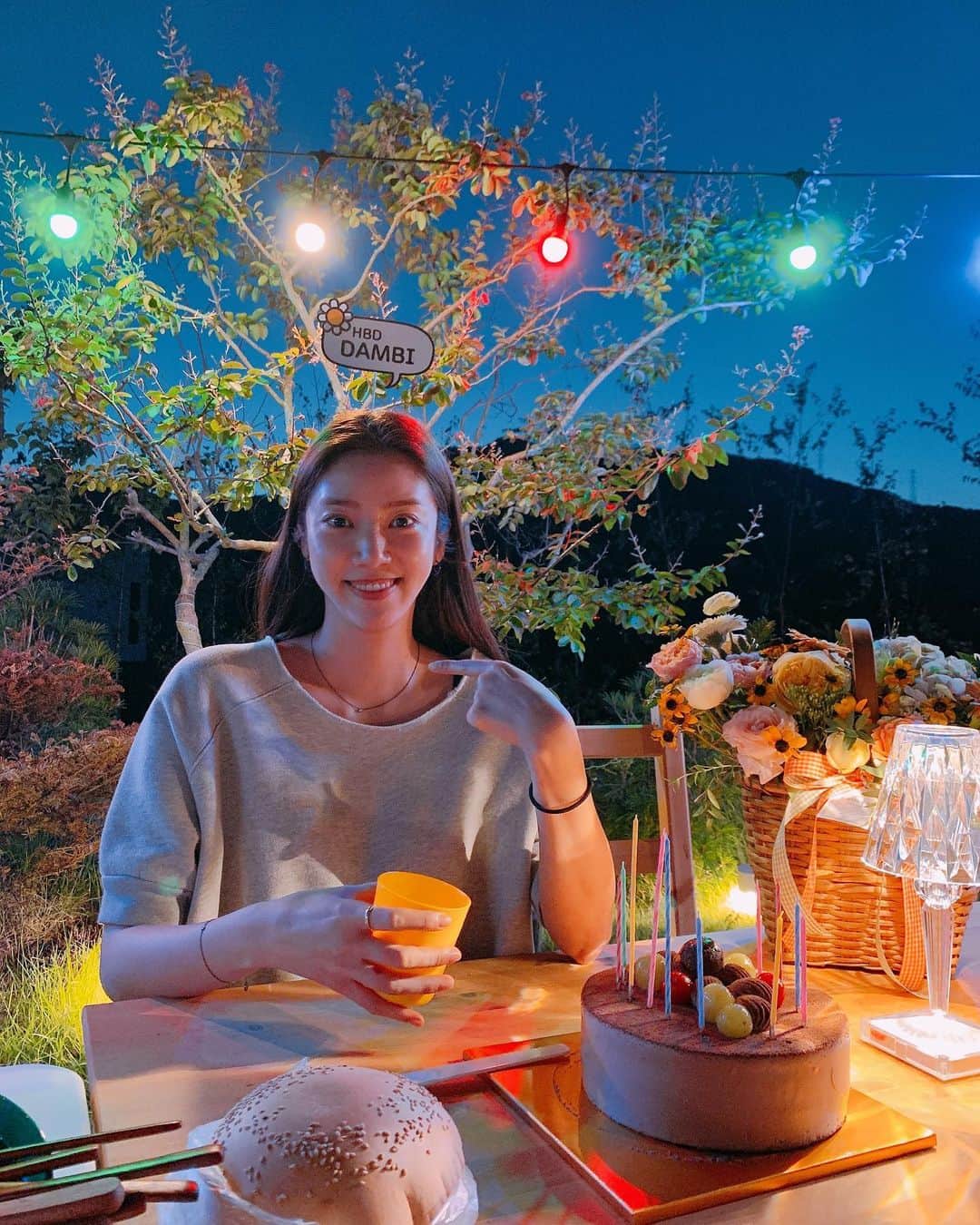 ソン・ダムビのインスタグラム：「생일이다아아아아아아💕💕💕💕」